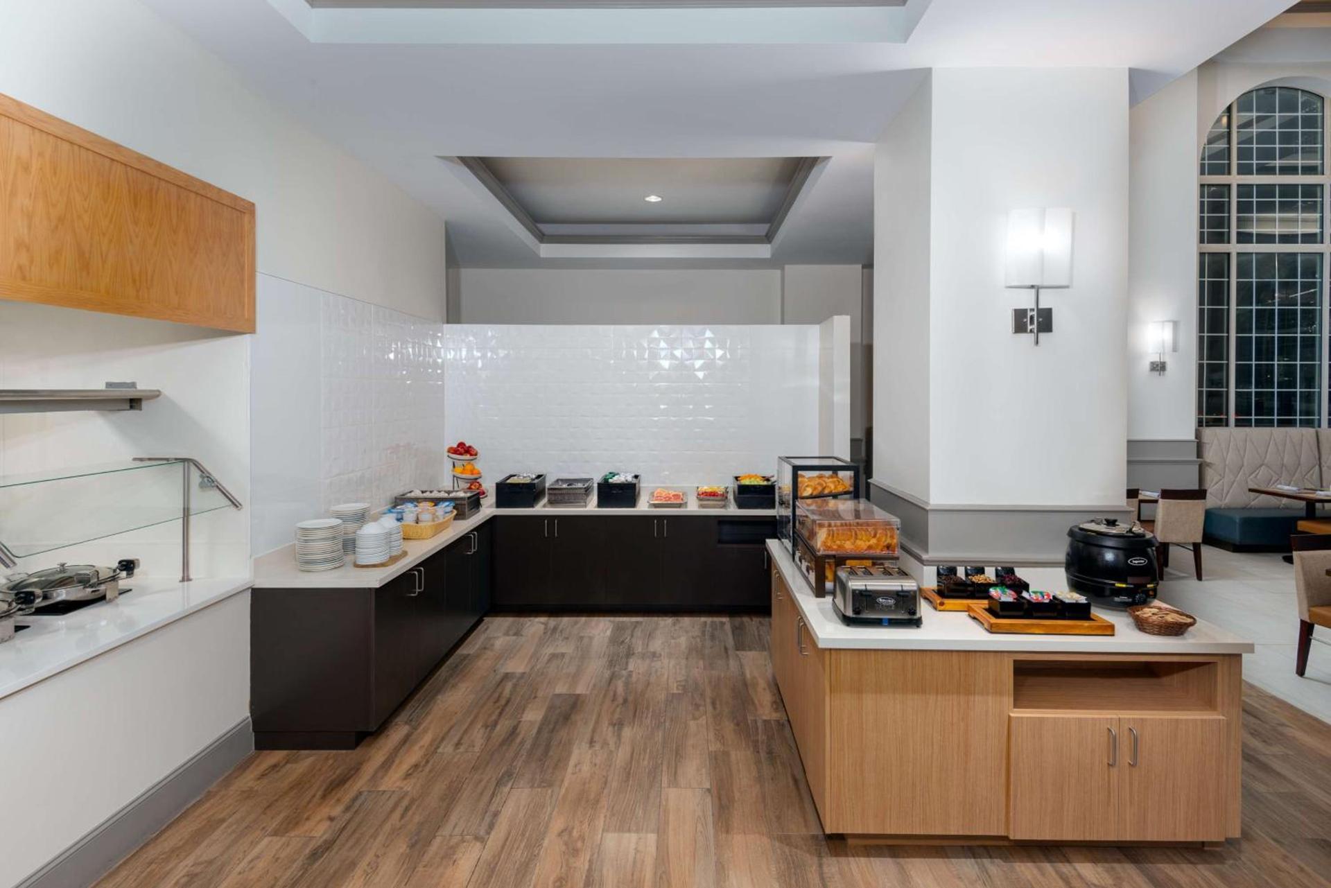 Hilton Garden Inn Charlotte Uptown photo 8