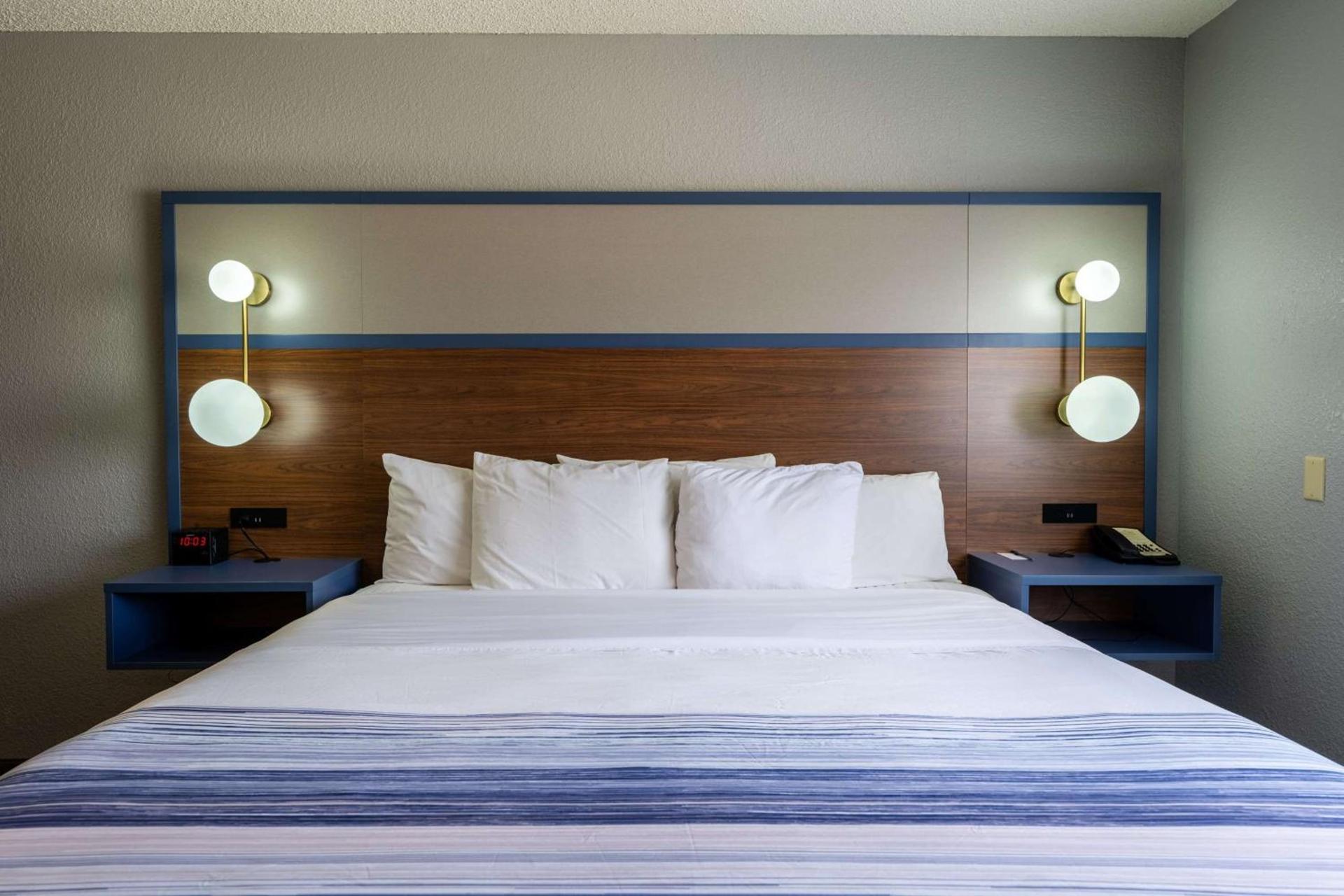 AmericInn by Wyndham Monroe photo 37