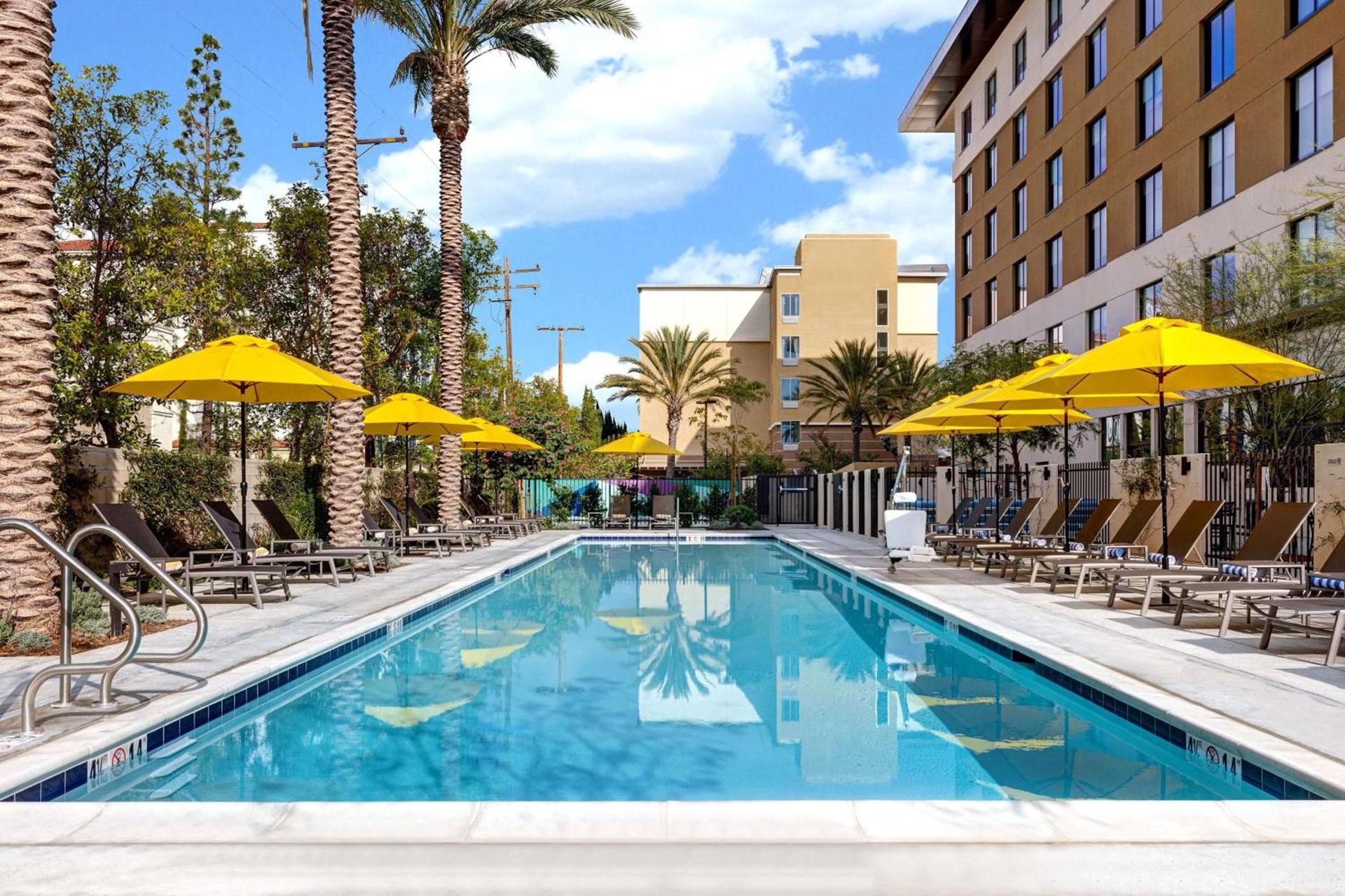 Home2 Suites By Hilton Anaheim Resort photo 8