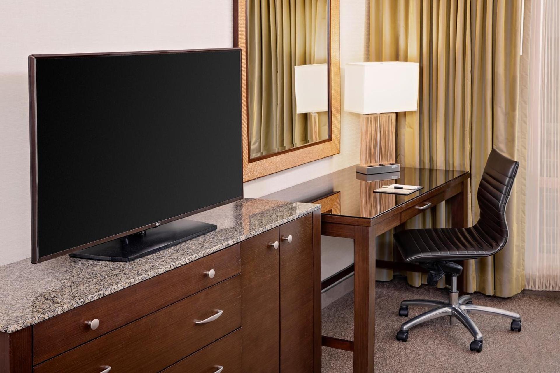 DoubleTree by Hilton Hotel Boston Bayside photo 30