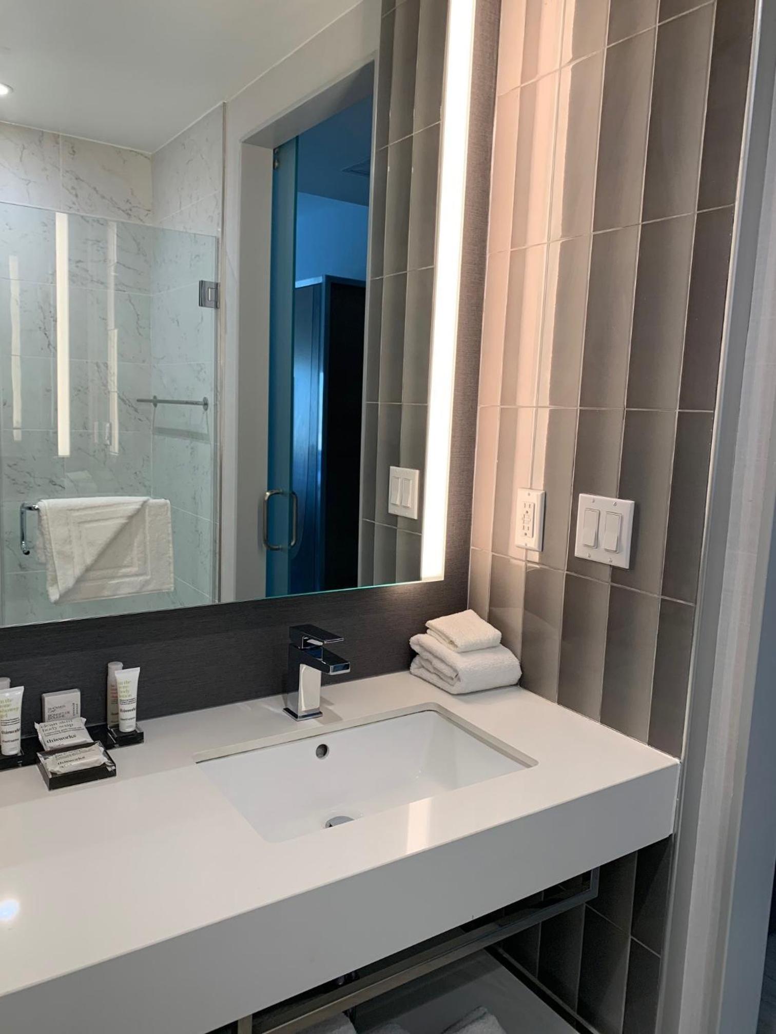 Marriott New York JFK Airport photo 2