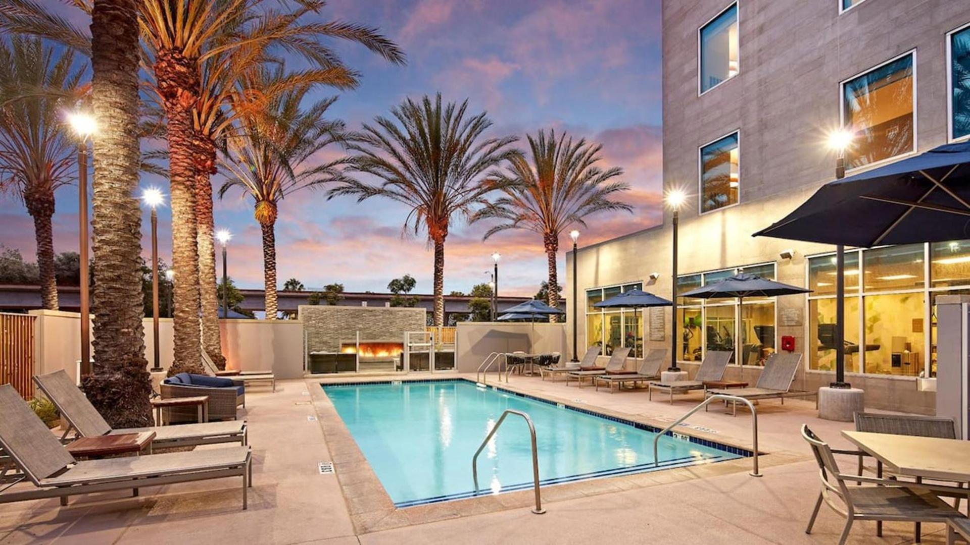 AC Hotel by Marriott Los Angeles South Bay photo 2