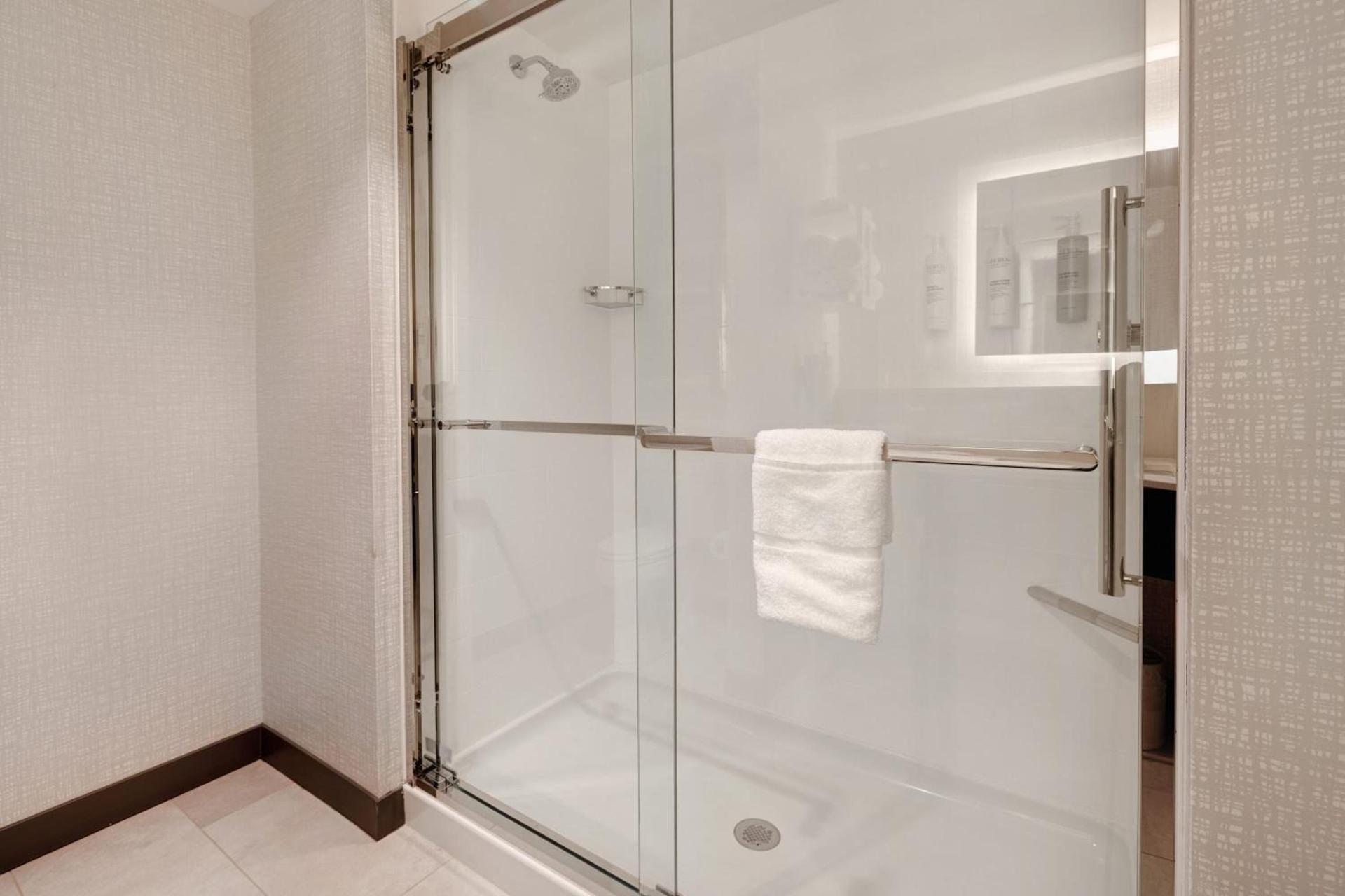 Hampton Inn Chicago Orland Park photo 32