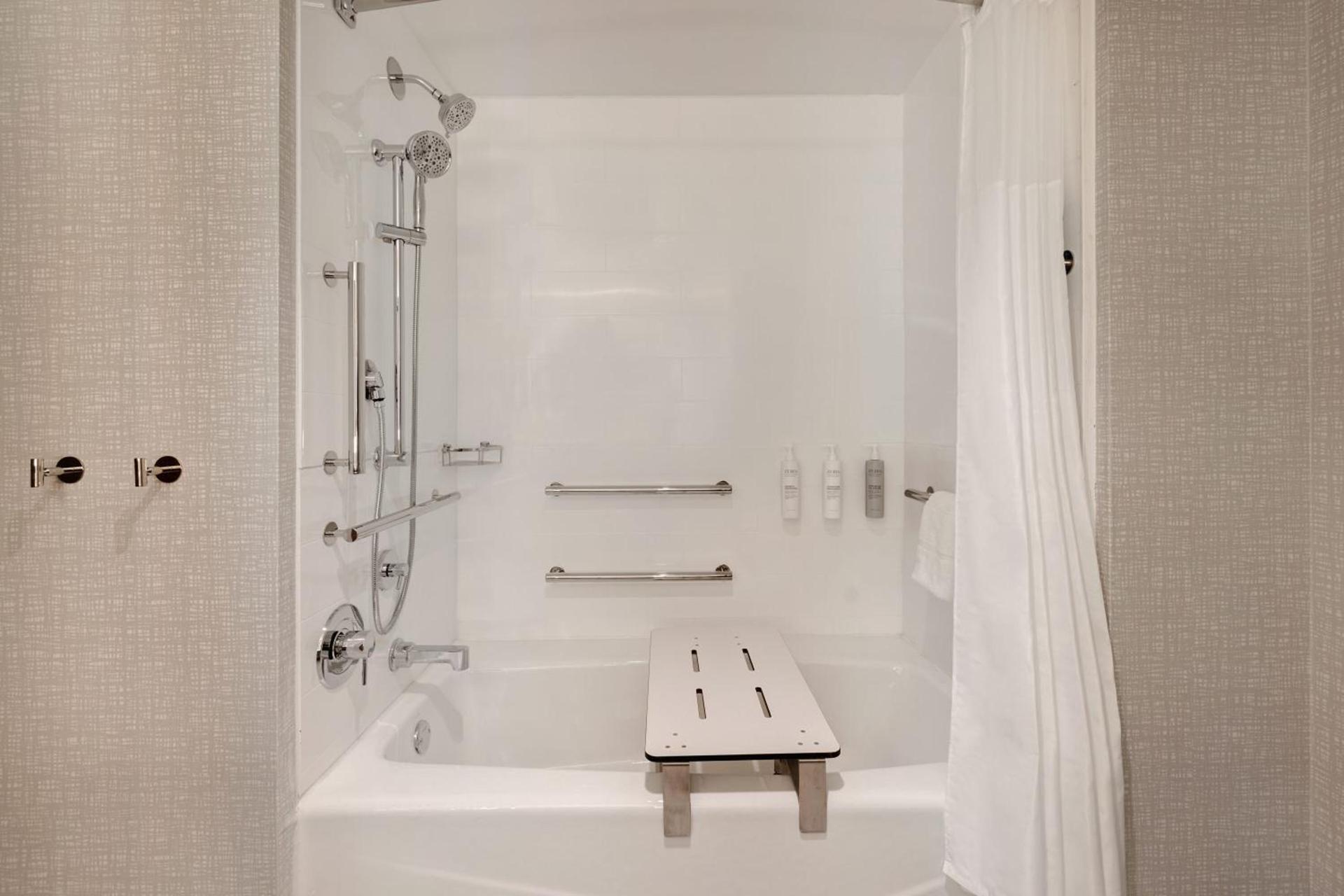 Hampton Inn Chicago Orland Park photo 2