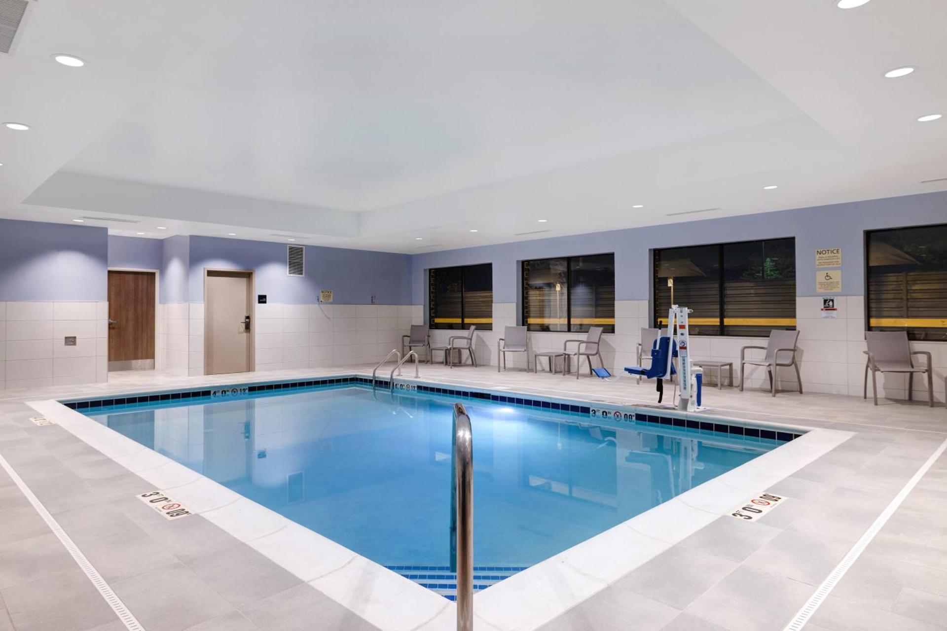 Hampton Inn Chicago Orland Park photo 22