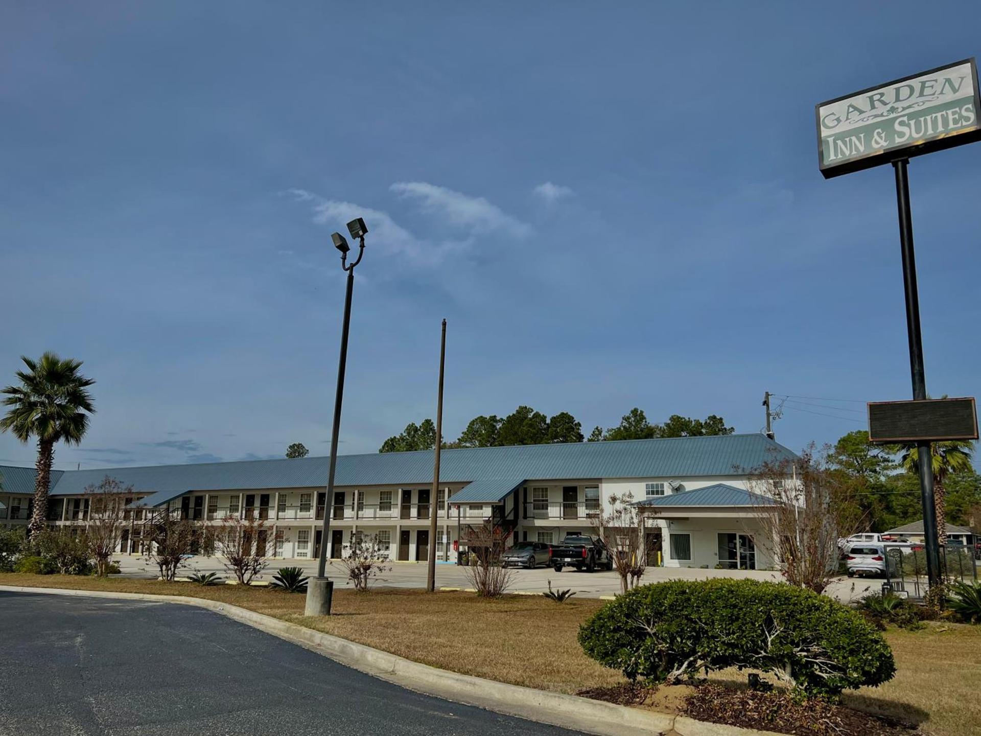 Garden Inn & Suites — hotel in Metter