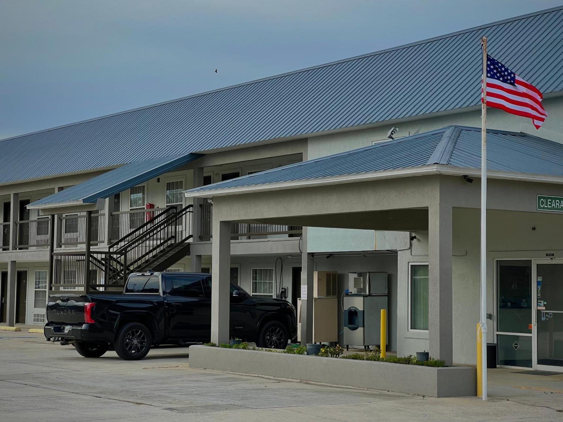 Garden Inn & Suites photo 13