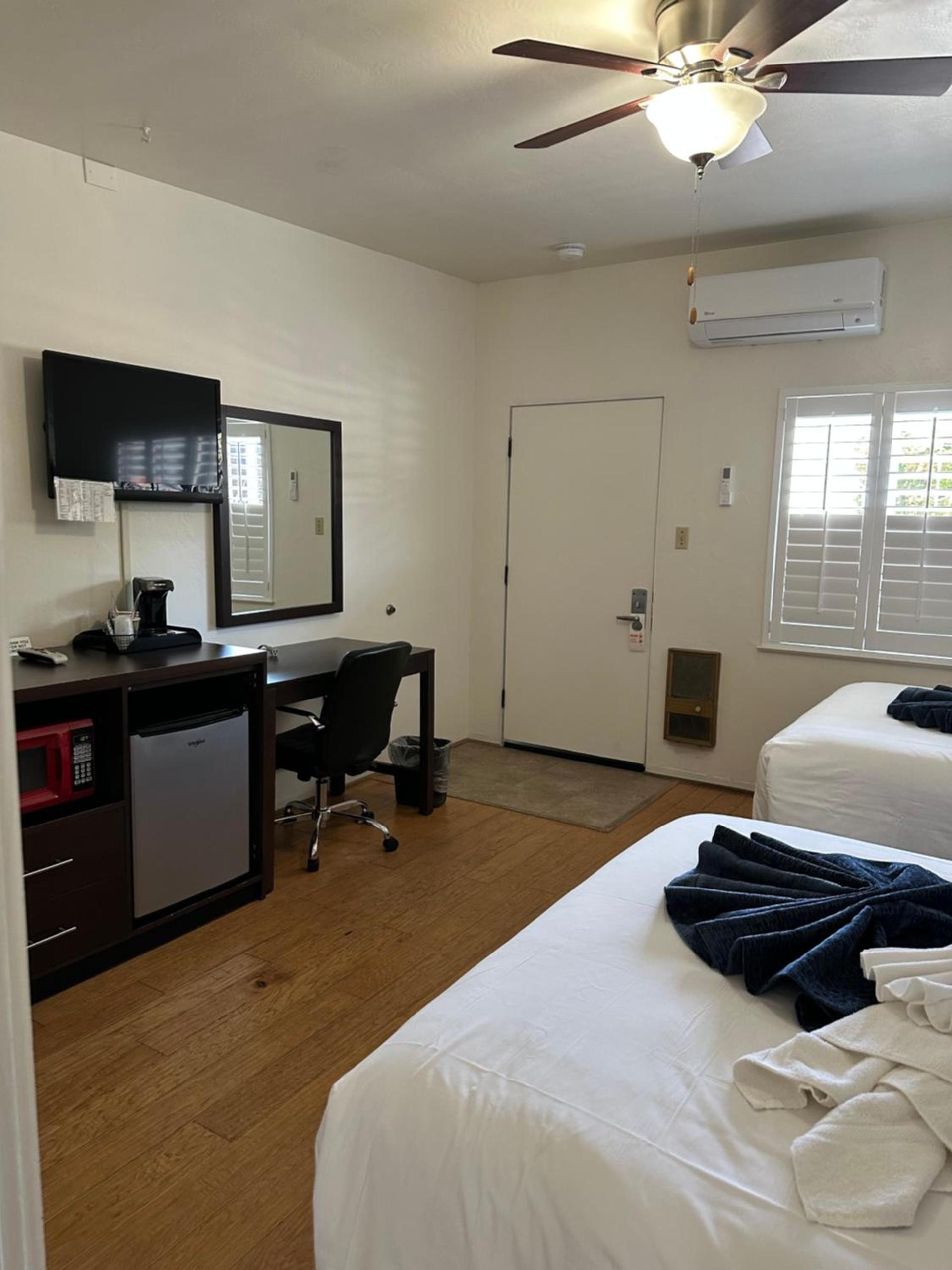 Cambria Palms Motel photo 37