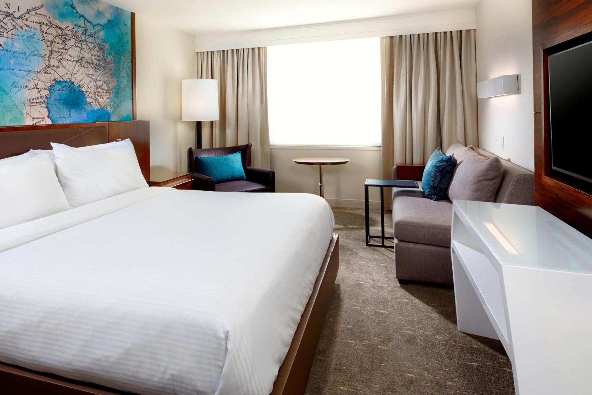 Raleigh Marriott Crabtree Valley photo 11