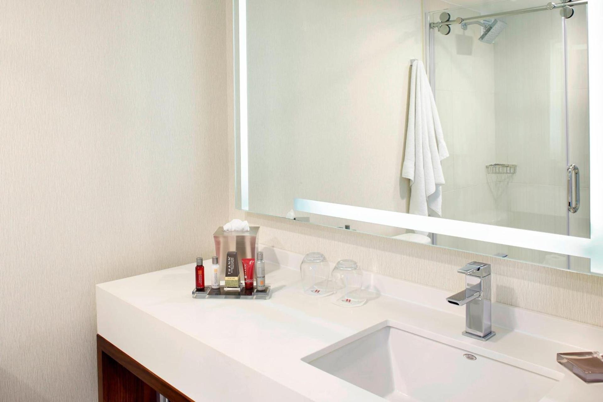 Raleigh Marriott Crabtree Valley photo 14