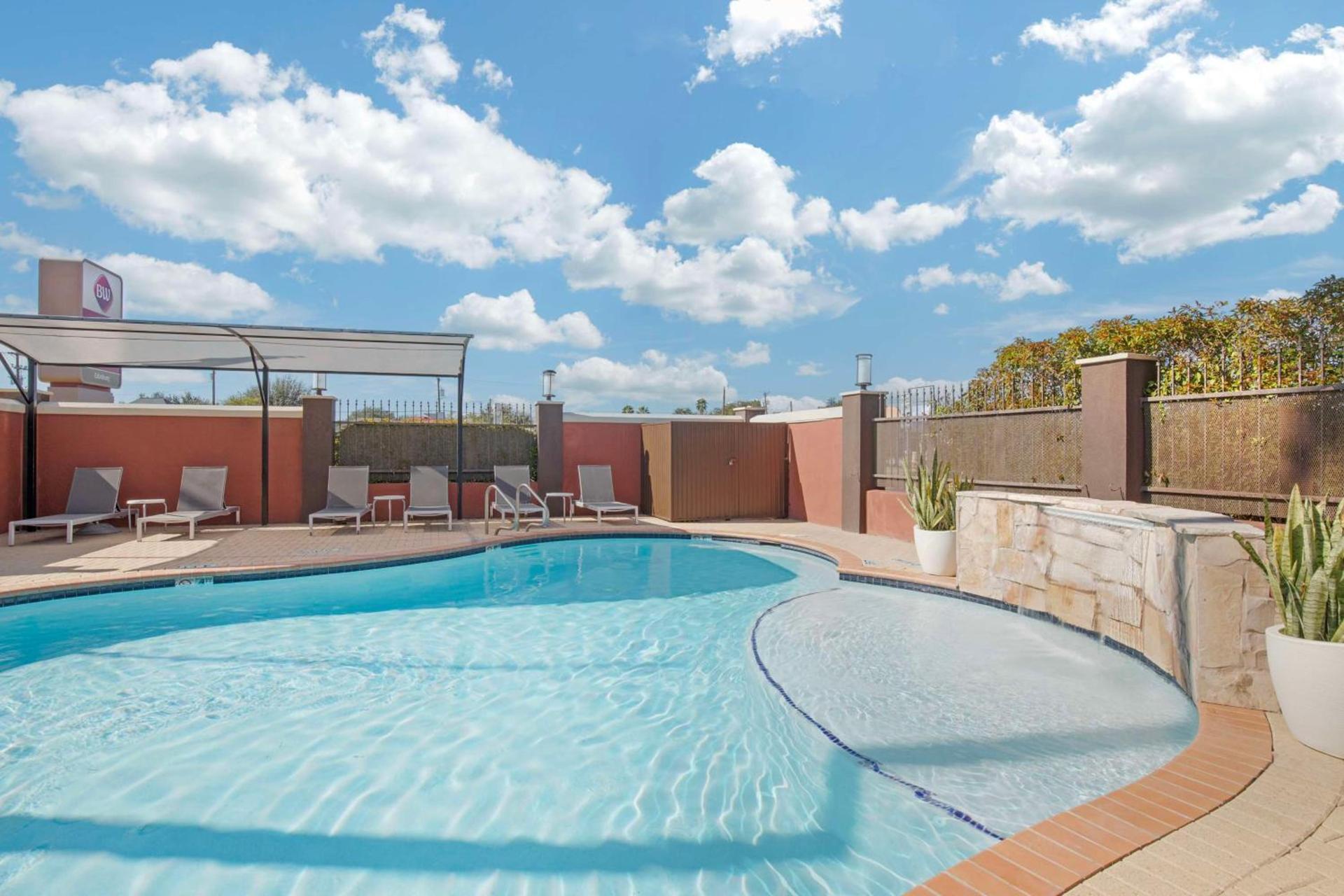 Best Western Plus Edinburg Inn & Suites photo 2