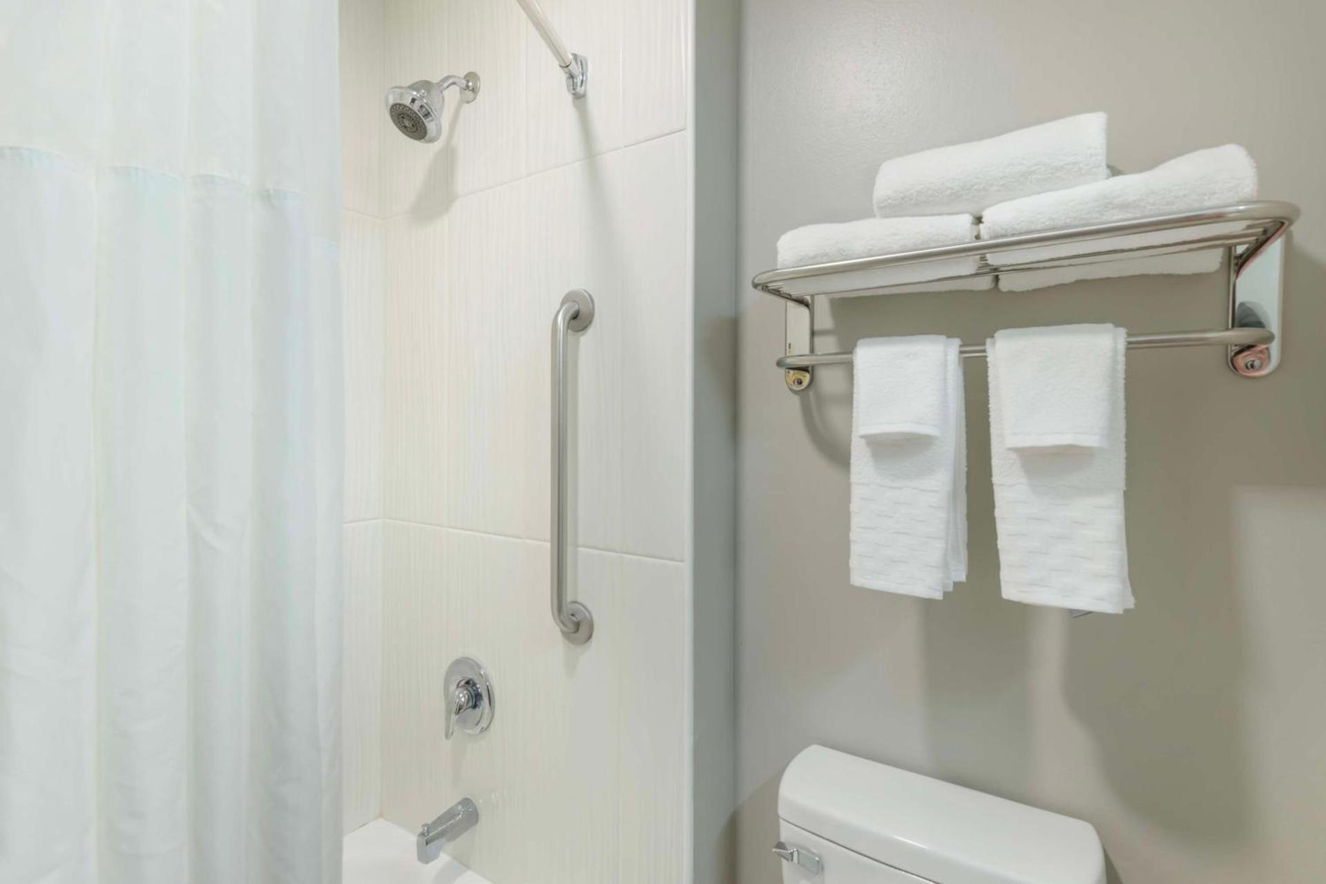 Best Western Plus Edinburg Inn & Suites photo 17