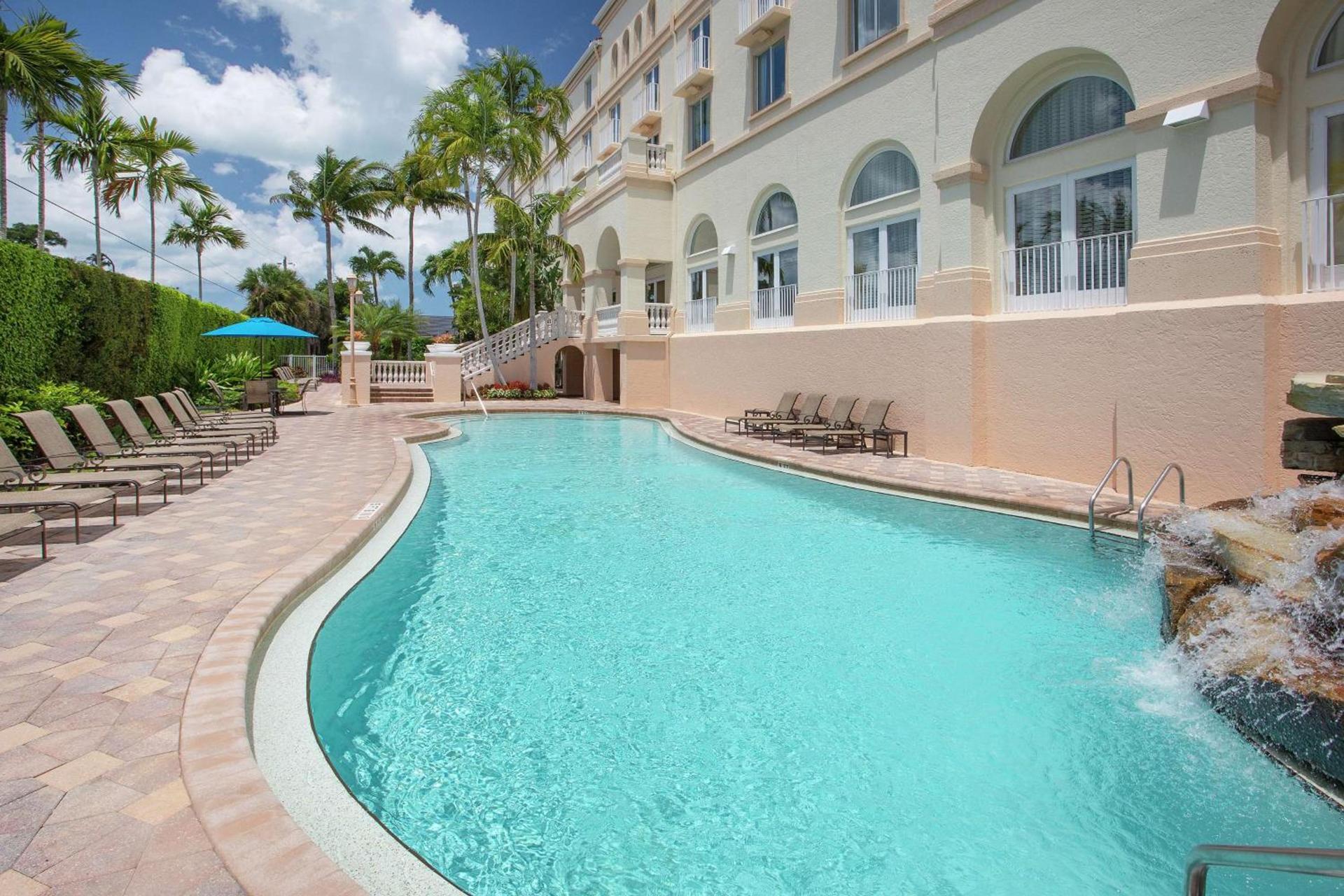 Hilton Naples photo 2