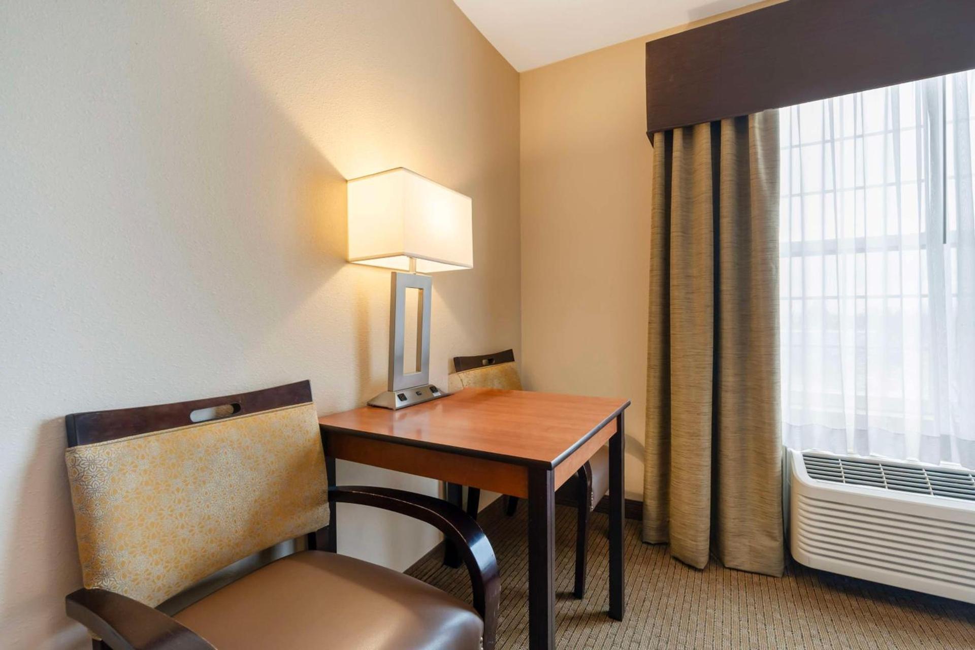 Best Western Bend North photo 23