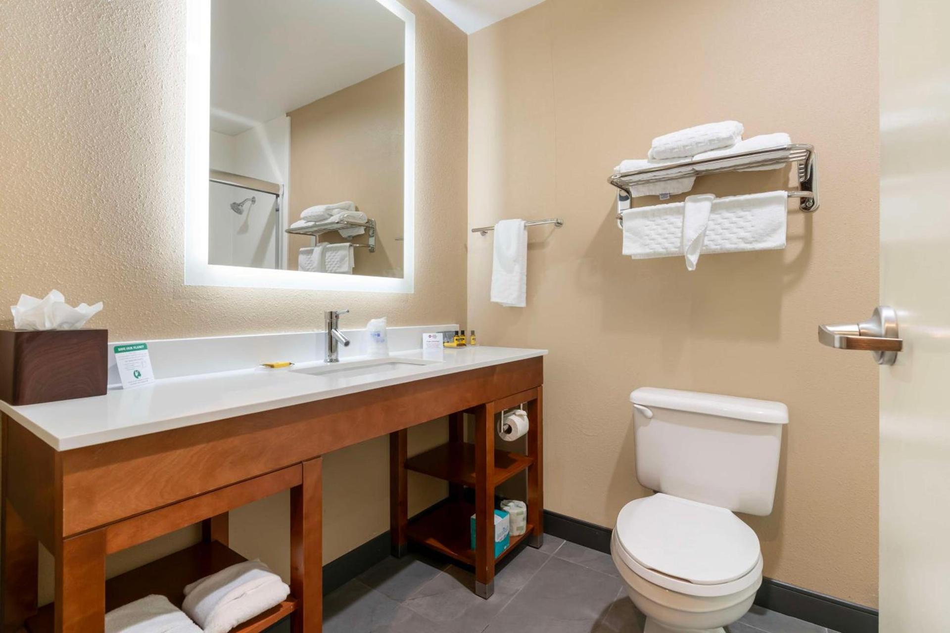 Best Western Bend North photo 36