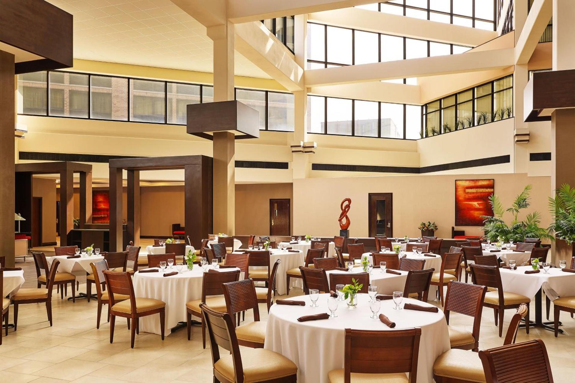 Sheraton Lisle Naperville Hotel photo 21
