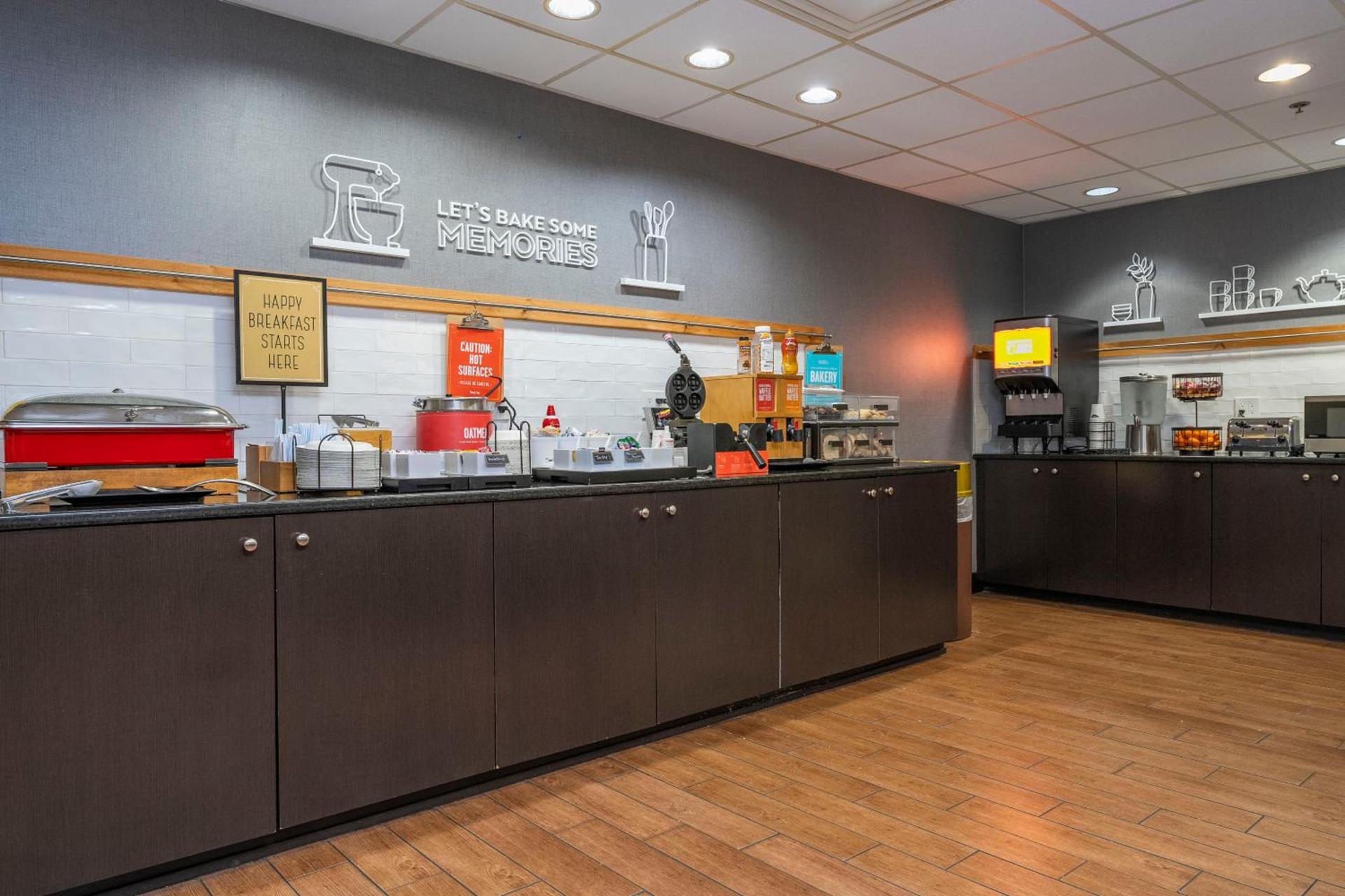 Hampton Inn by Hilton Spring Hill photo 9