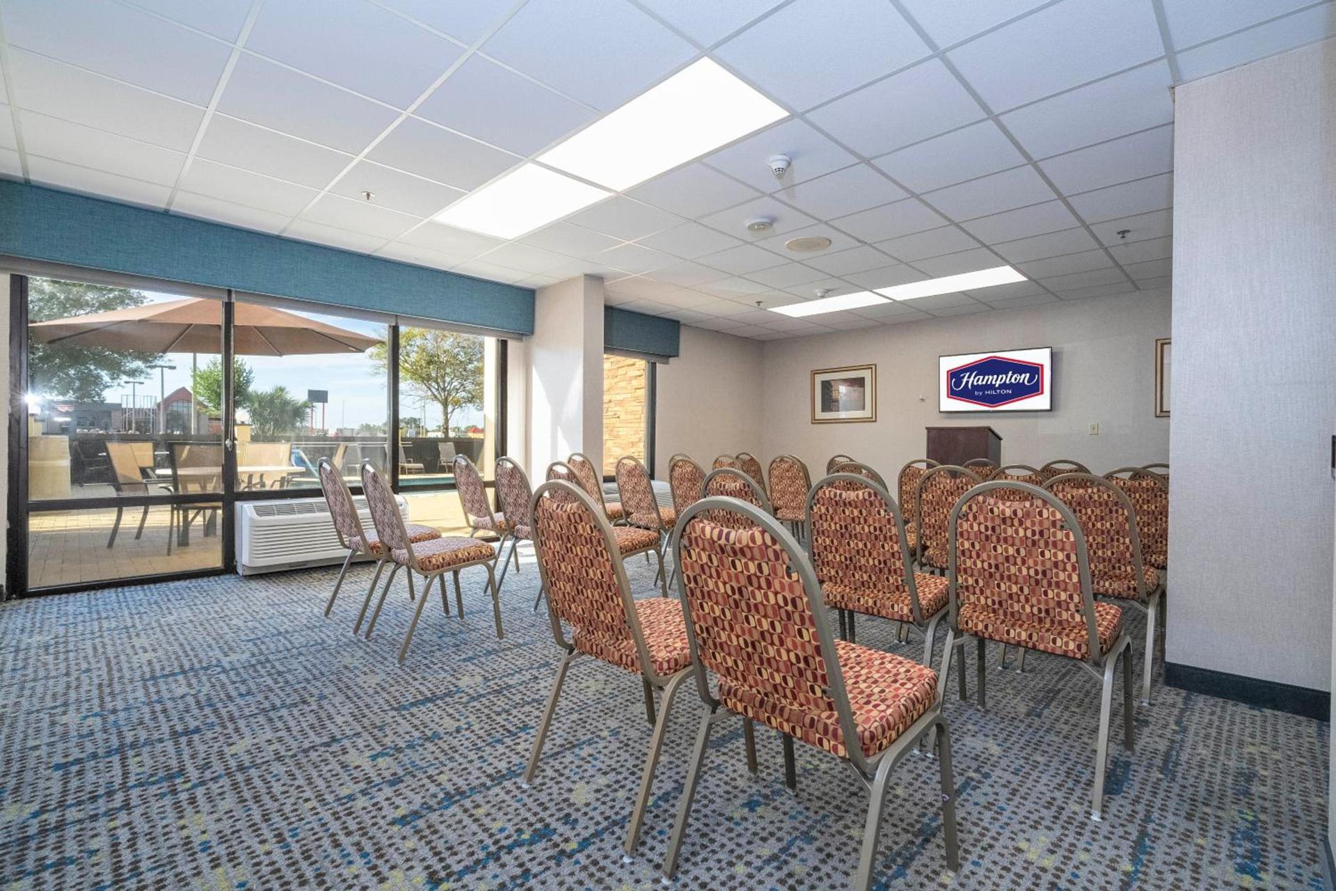 Hampton Inn by Hilton Spring Hill photo 36
