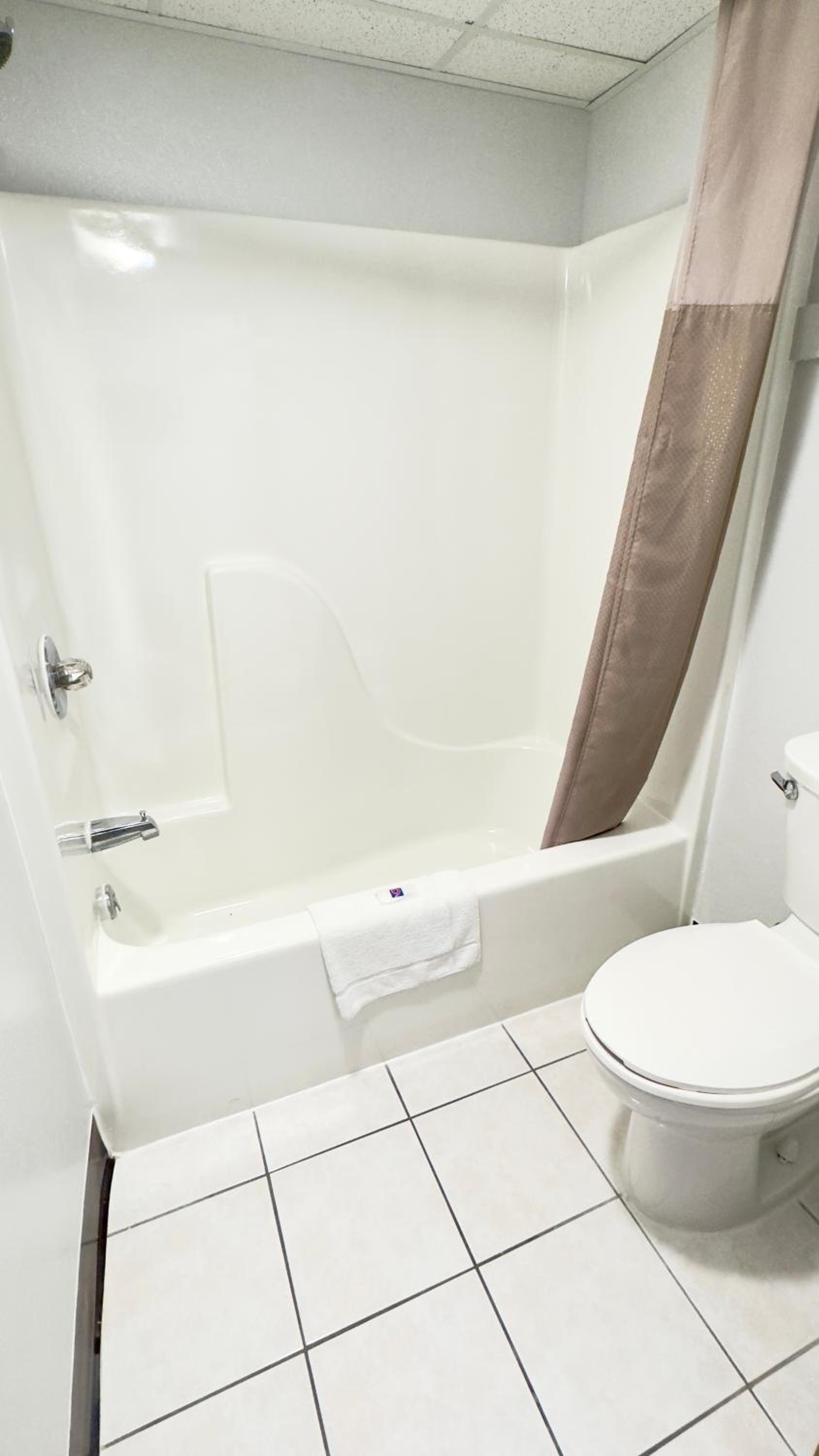 Motel 6-Dyersburg, TN photo 37
