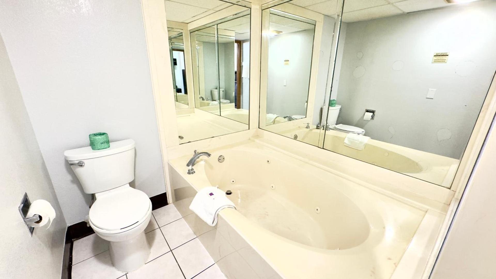Motel 6-Dyersburg, TN photo 54