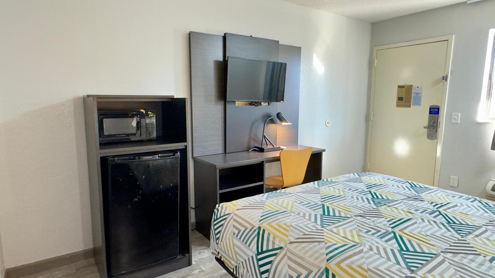 Motel 6-Dyersburg, TN photo 41