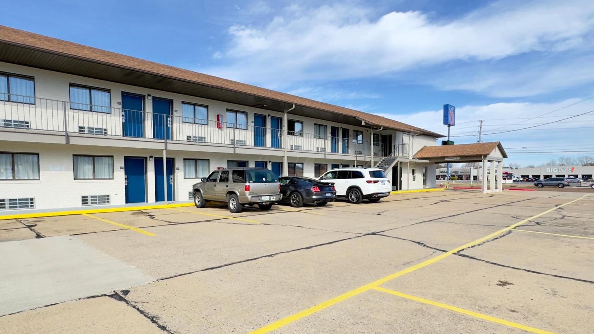 Motel 6-Dyersburg, TN photo 59