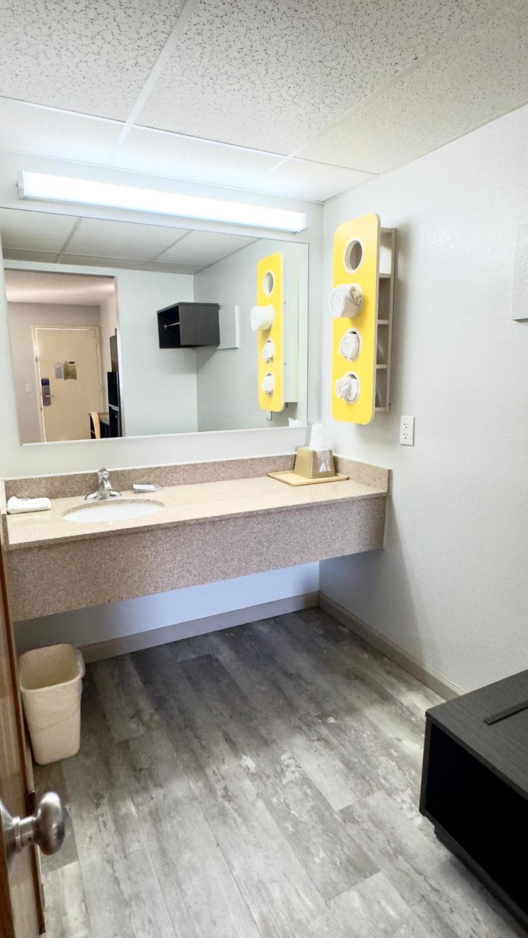 Motel 6-Dyersburg, TN photo 57