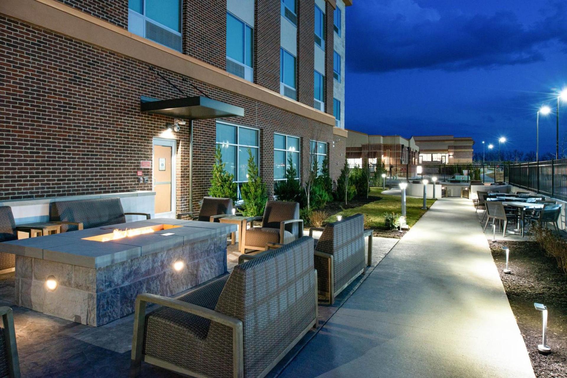 Four Points by Sheraton Kansas City Olathe photo 11