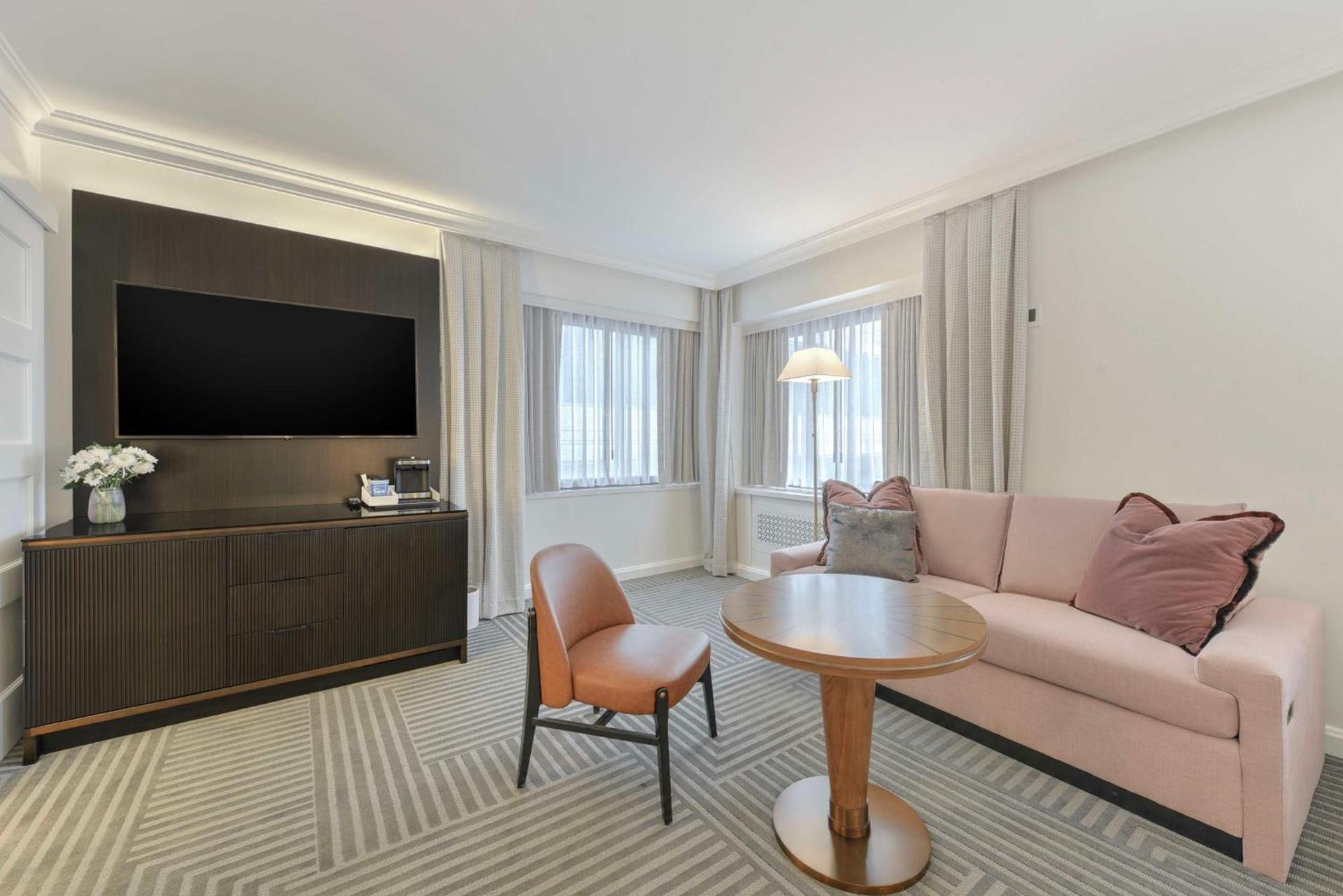Capital Hilton photo 22