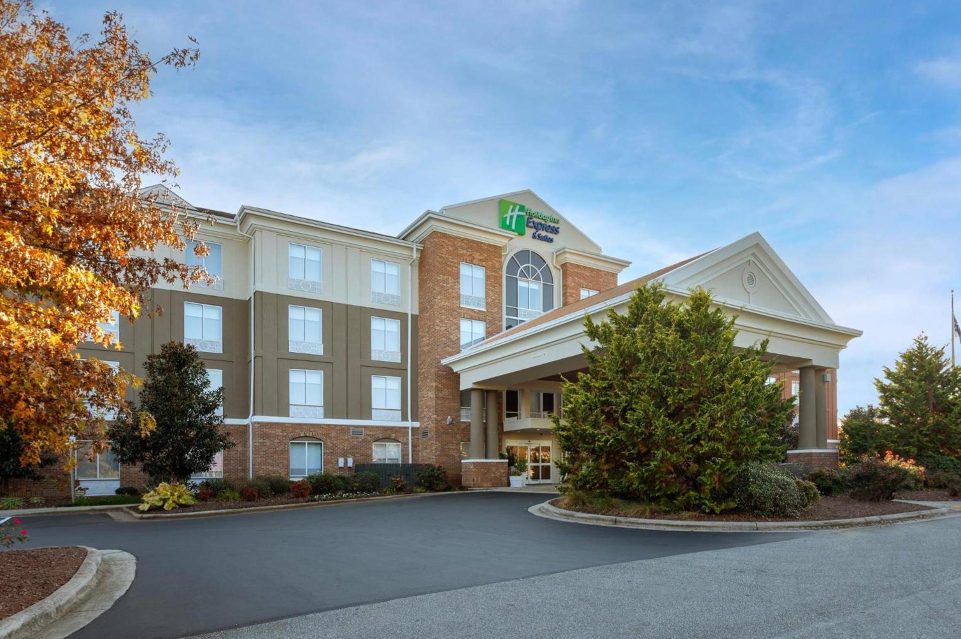 Holiday Inn Express Hotel & Suites Greensboro - Airport Area by IHG photo 1