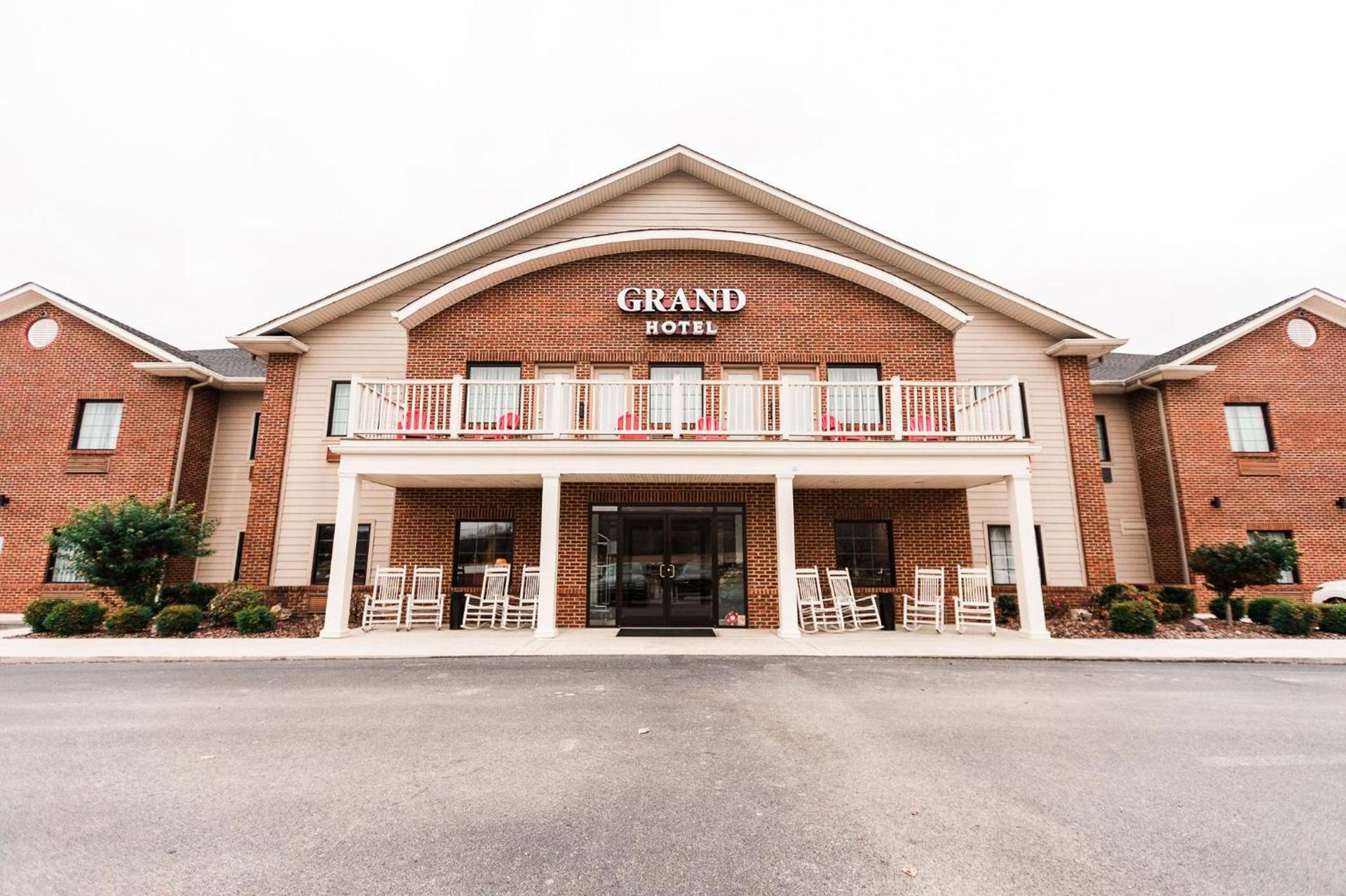 Grand Hotel photo 2