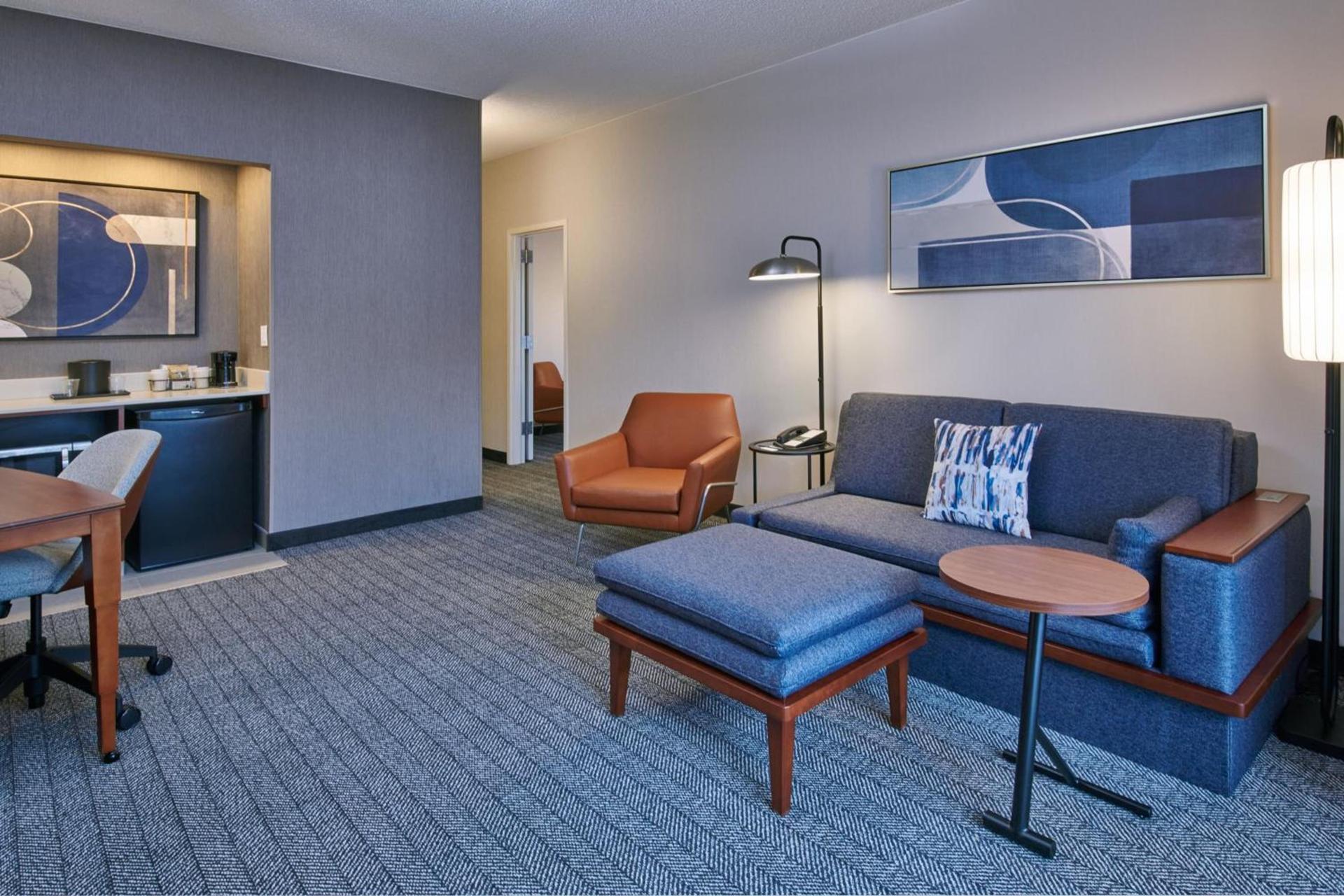 Courtyard by Marriott Detroit Livonia photo 25