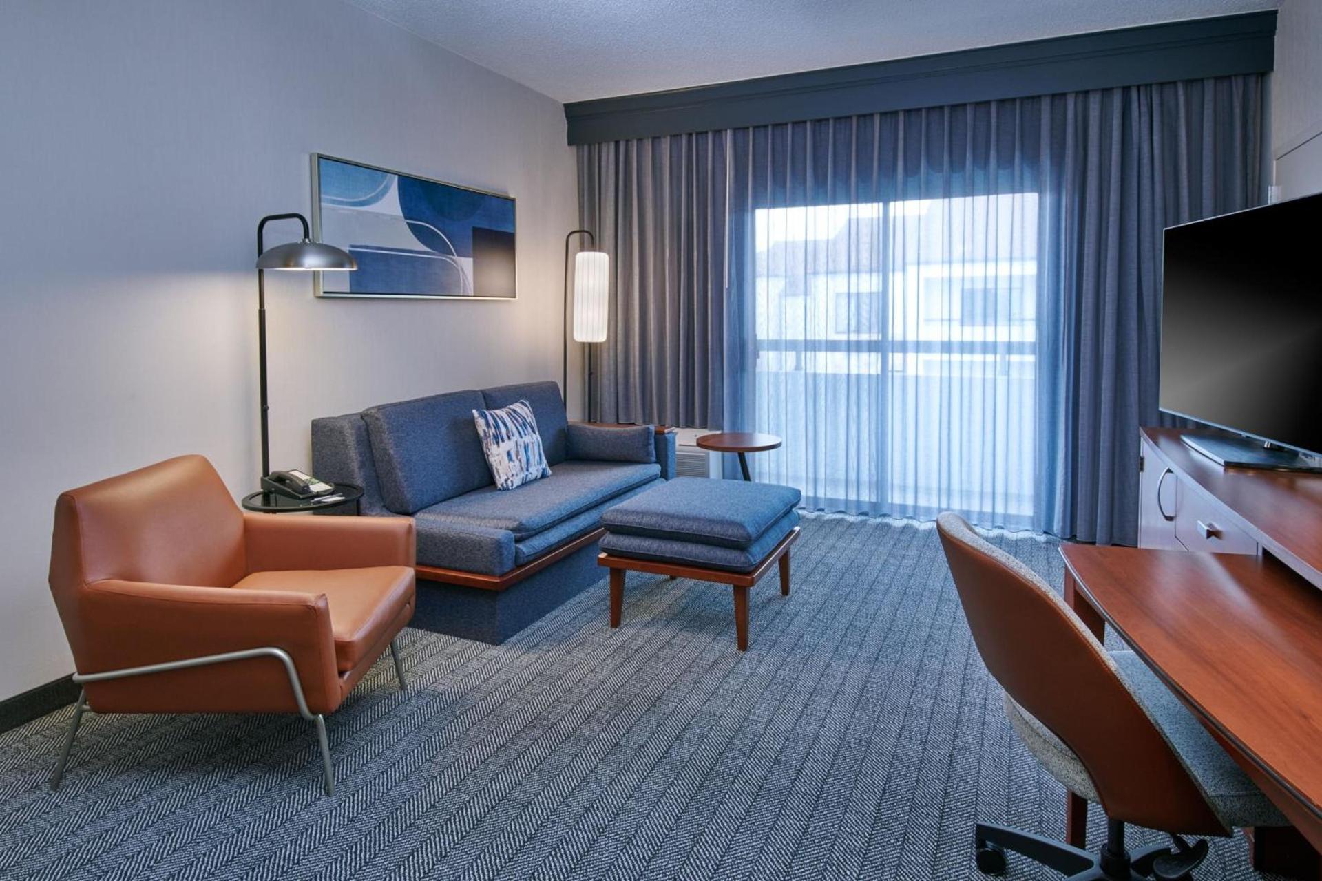Courtyard by Marriott Detroit Livonia photo 26