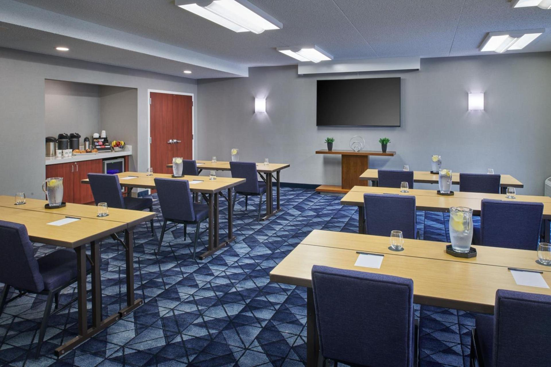 Courtyard by Marriott Detroit Livonia photo 43