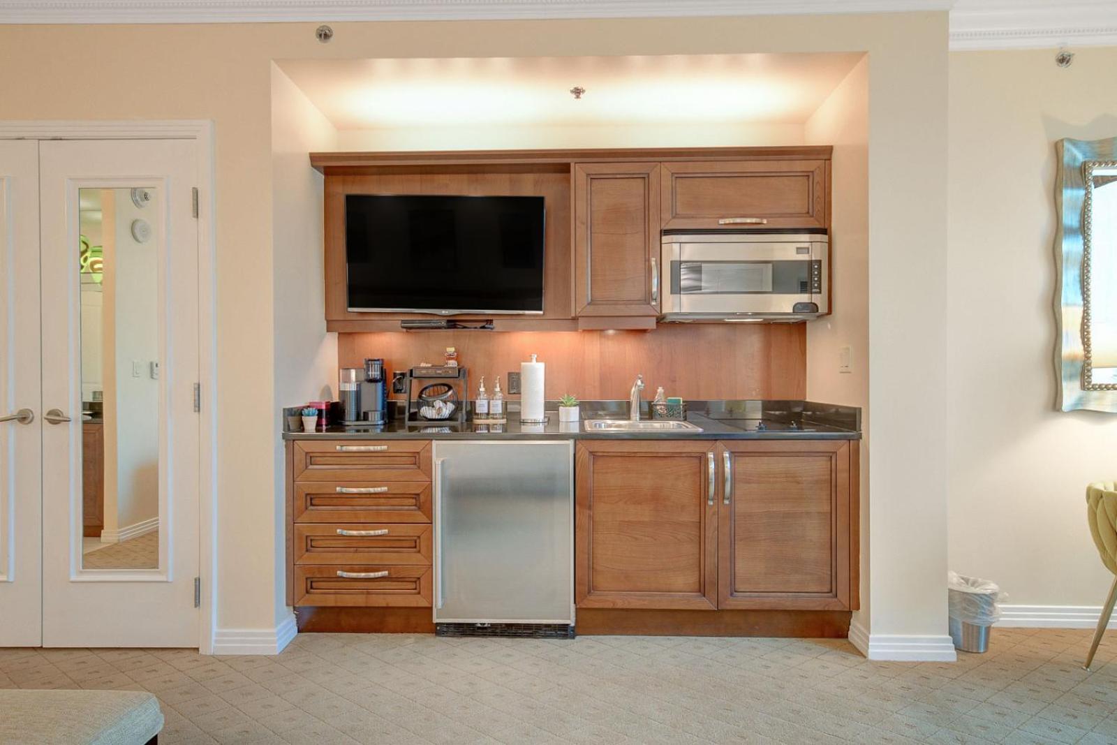 Sin City Suite @ MGM Signature photo 19