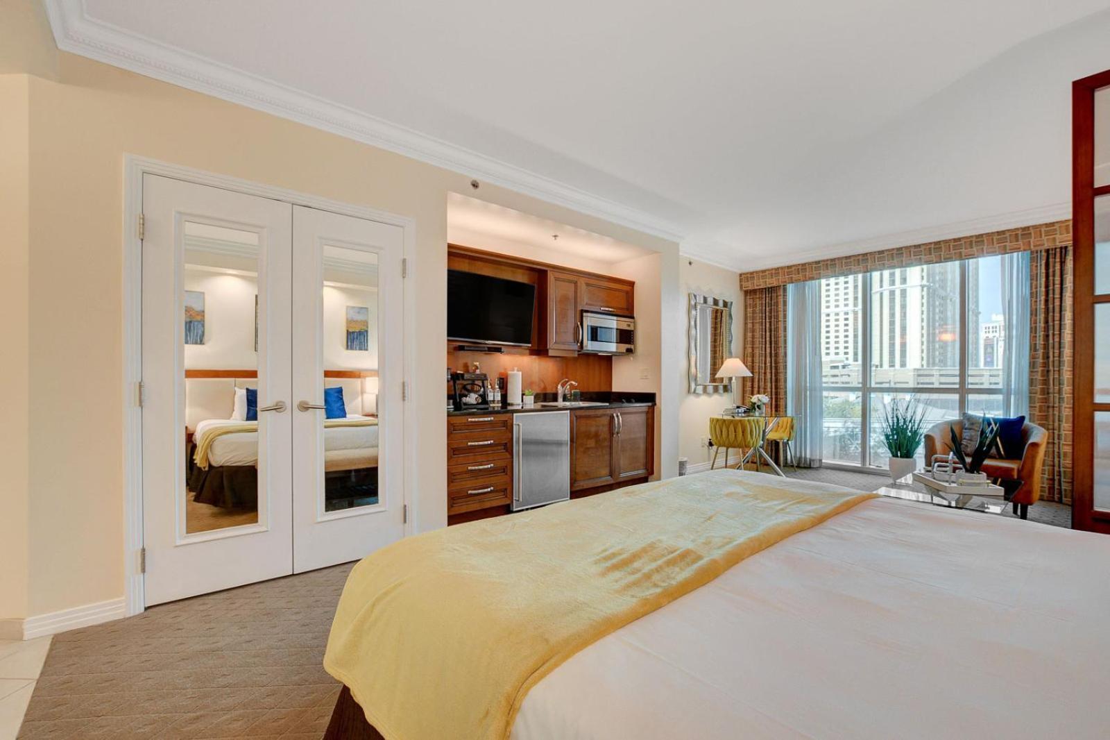 Sin City Suite @ MGM Signature photo 39