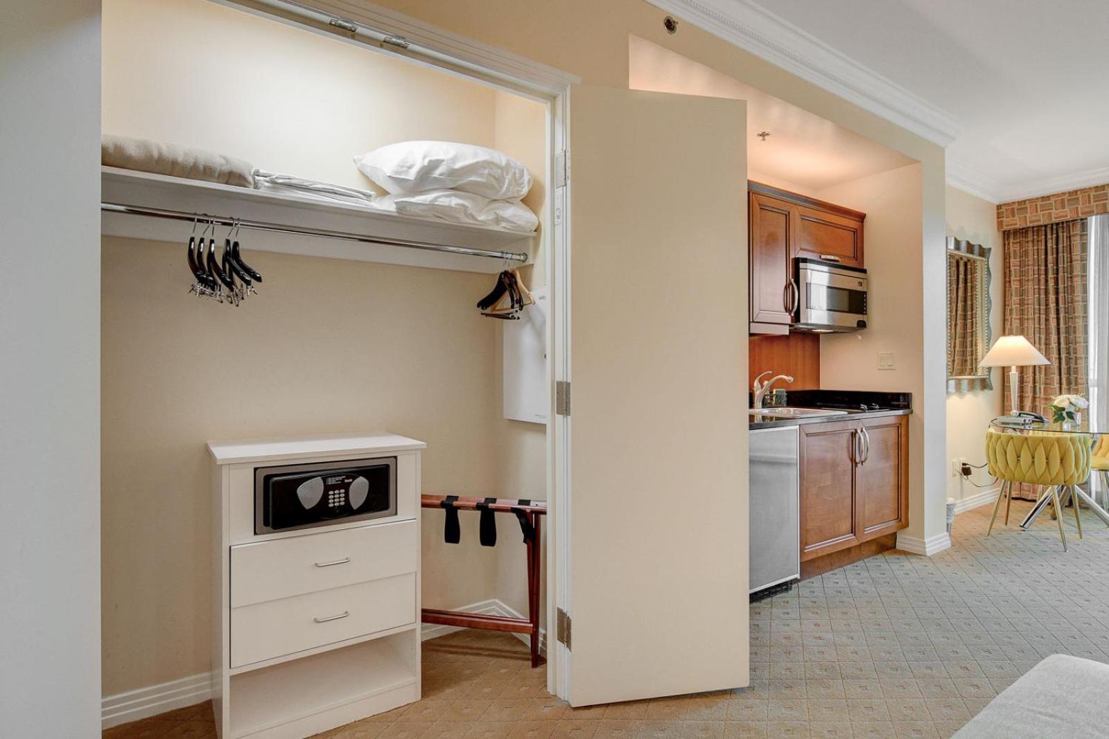 Sin City Suite @ MGM Signature photo 21