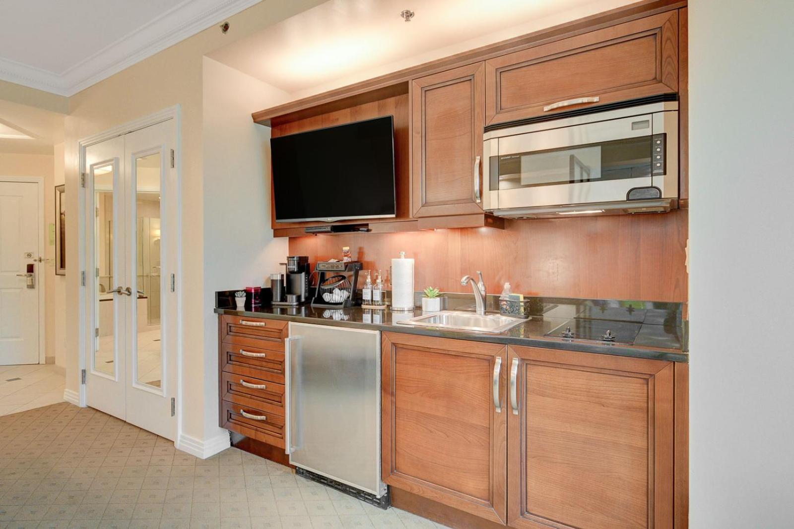 Sin City Suite @ MGM Signature photo 38