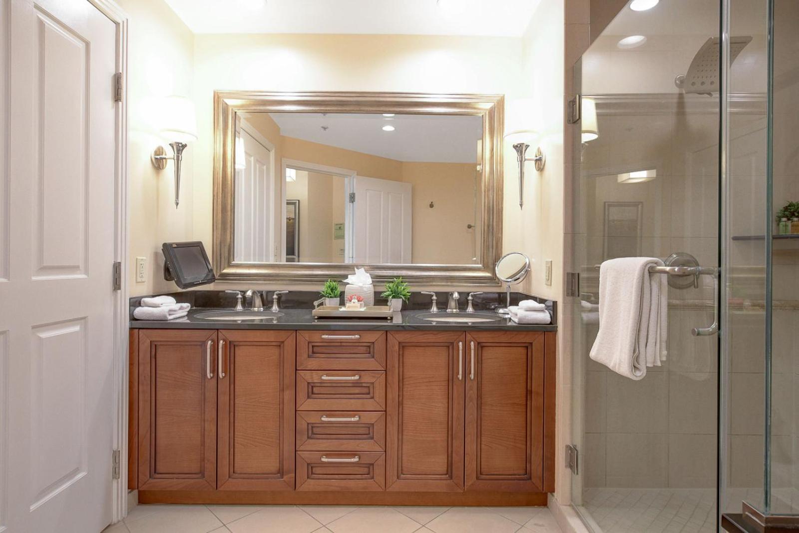 Sin City Suite @ MGM Signature photo 36