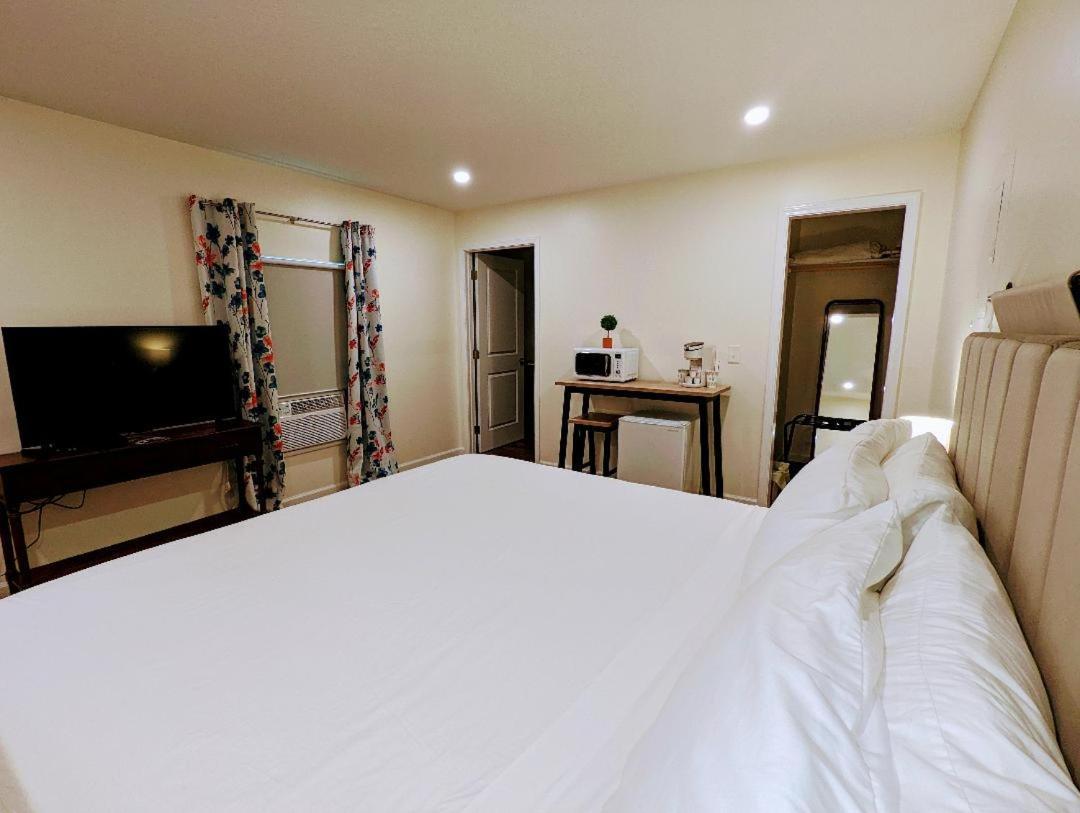 The Honey Bee Motel photo 18