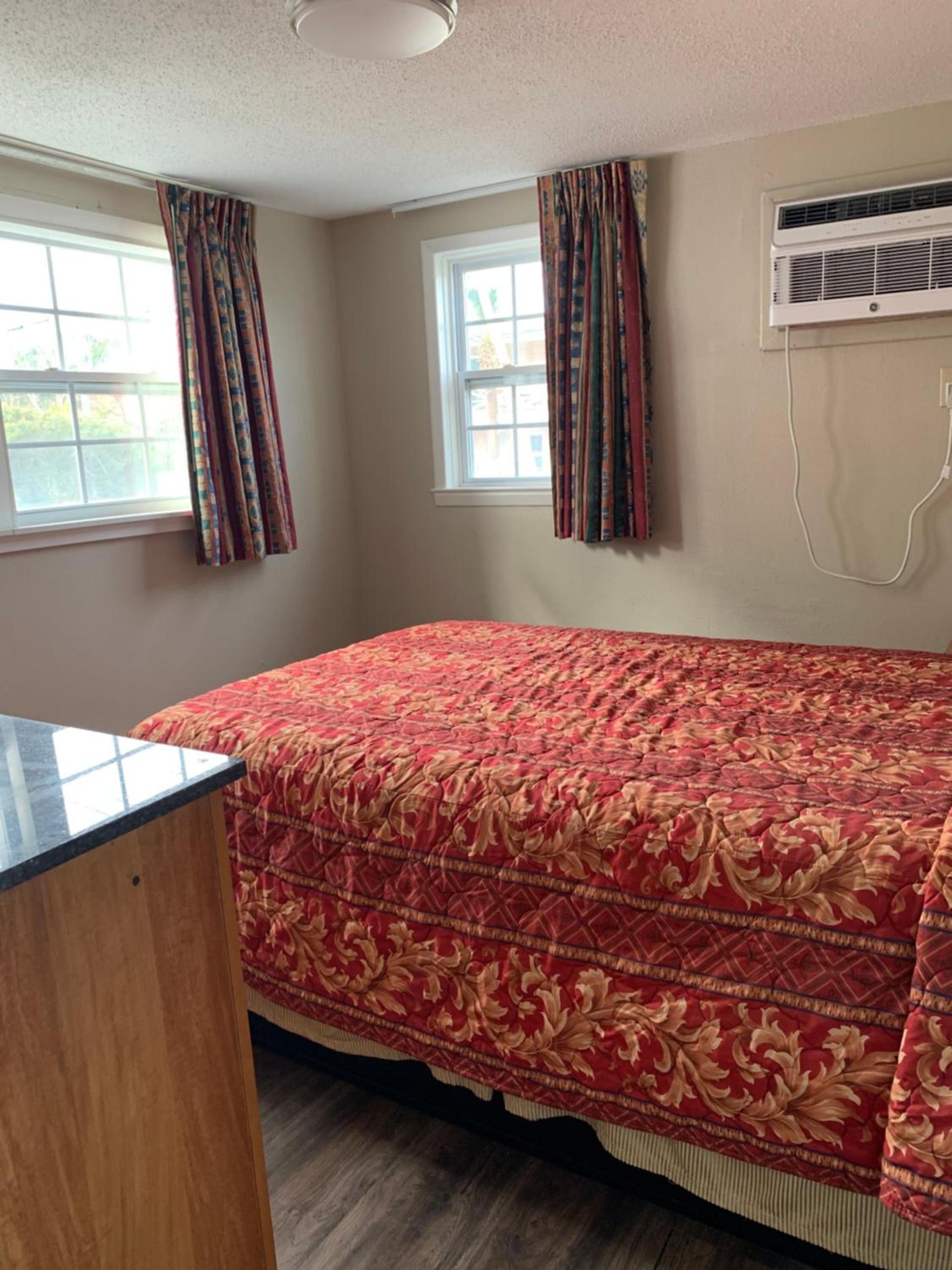 Wayfarer Motel photo 15