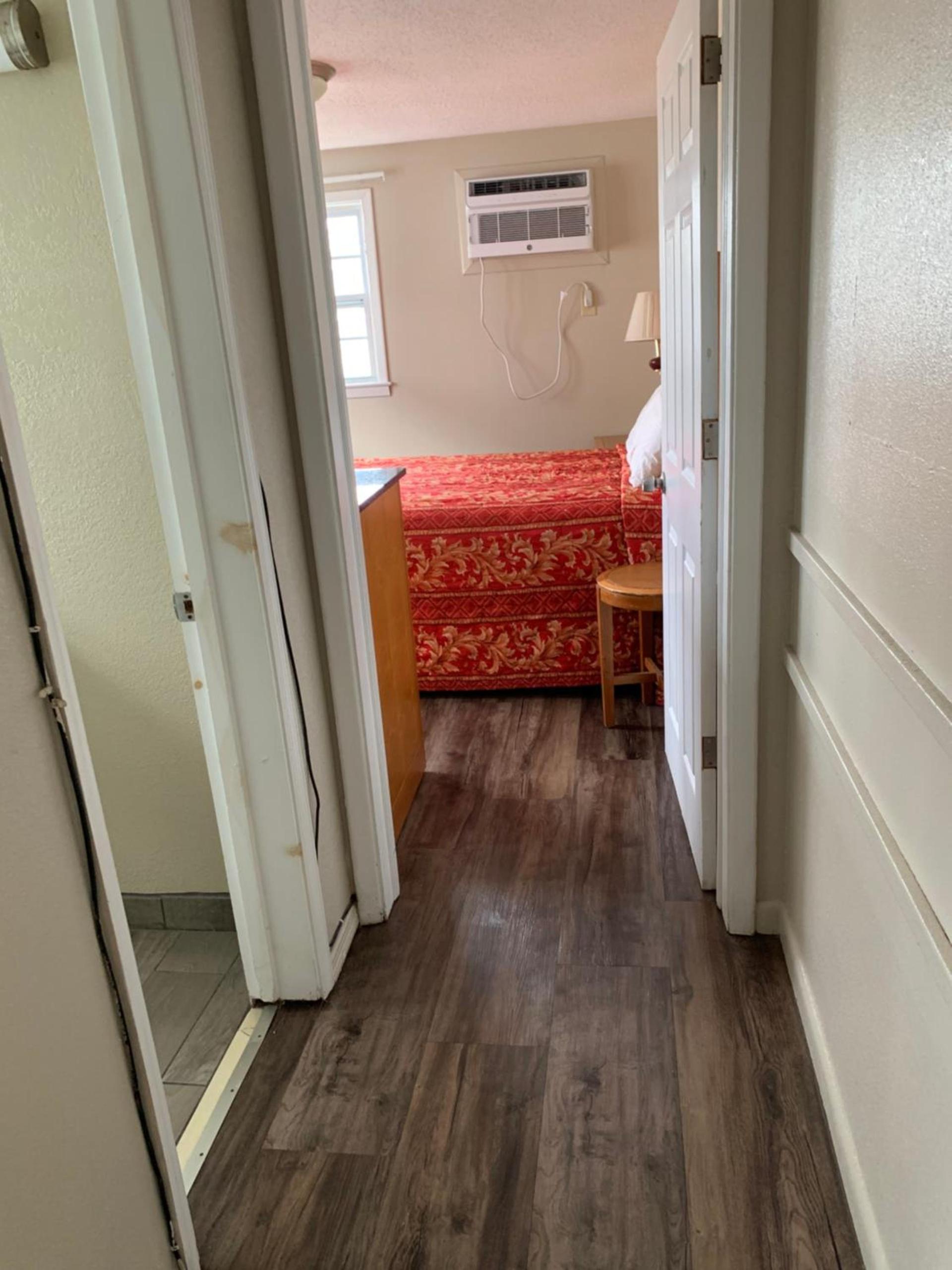Wayfarer Motel photo 16
