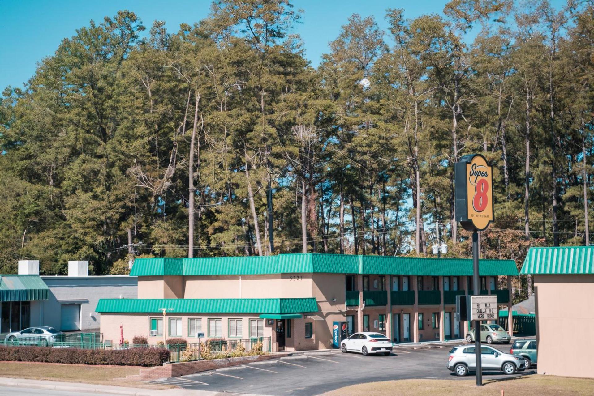 Super 8 by Wyndham Columbia/Ft. Jackson SC photo 1
