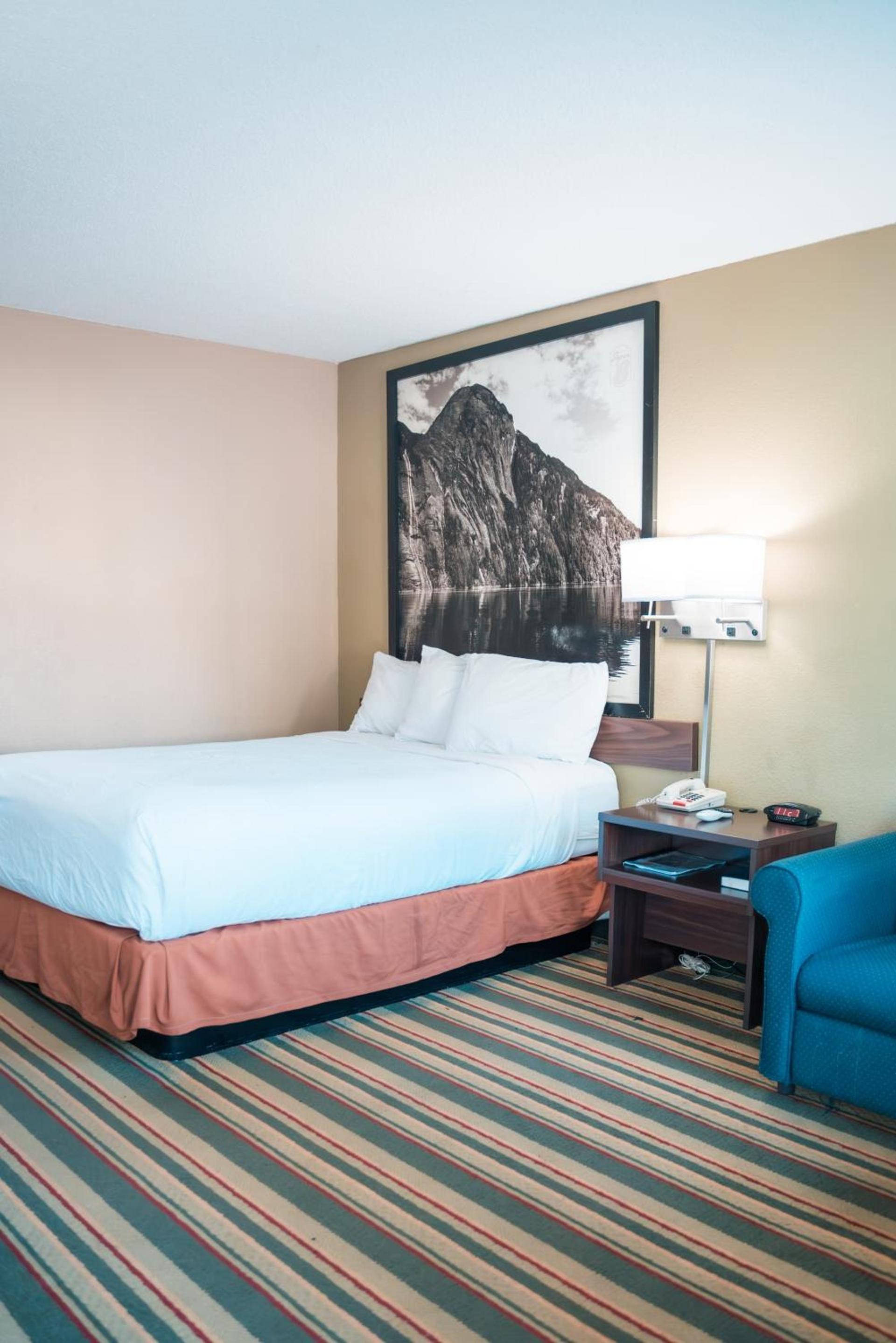 Super 8 by Wyndham Columbia/Ft. Jackson SC photo 9