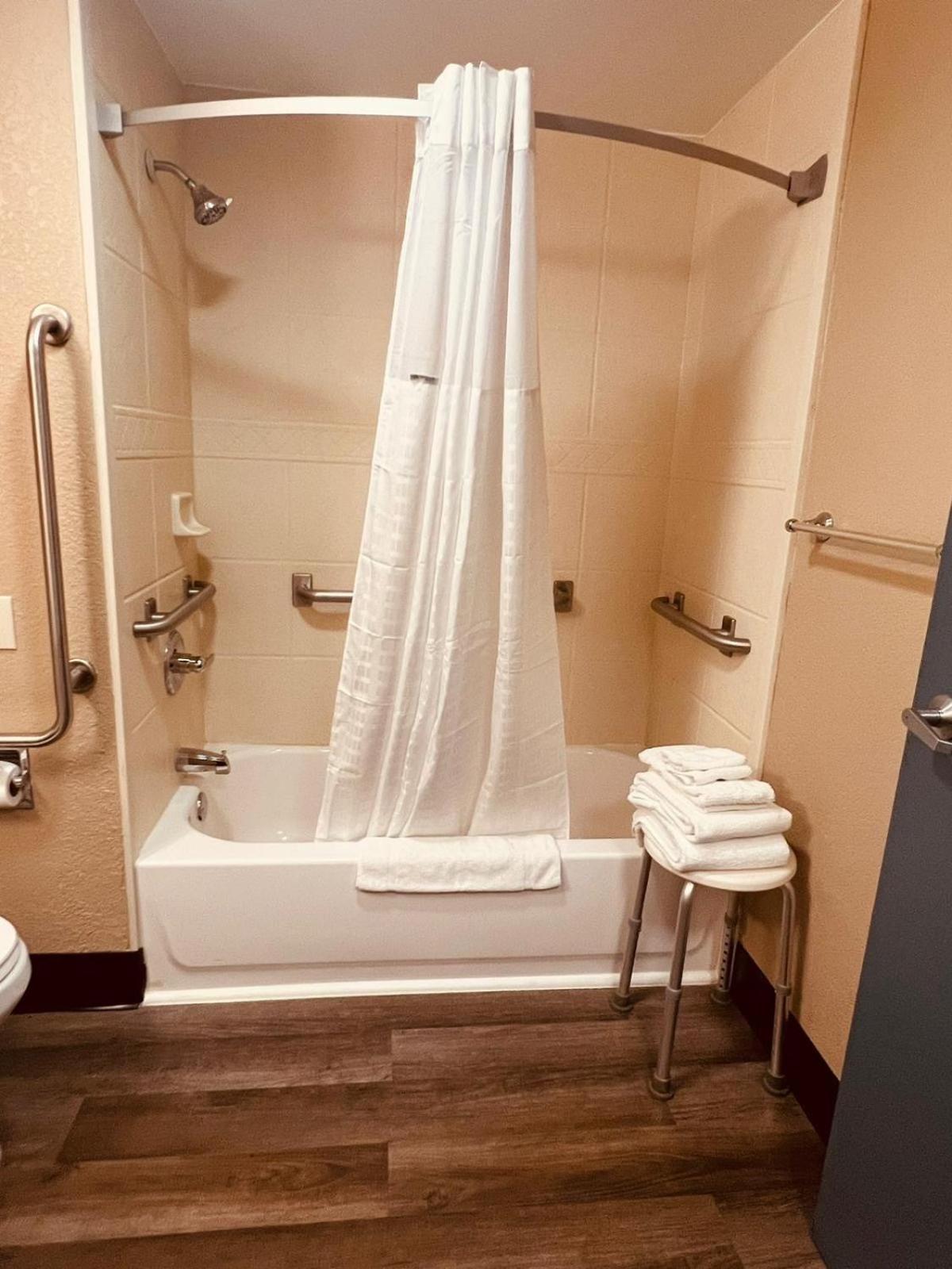 FairBridge Inn Express Nyack photo 12