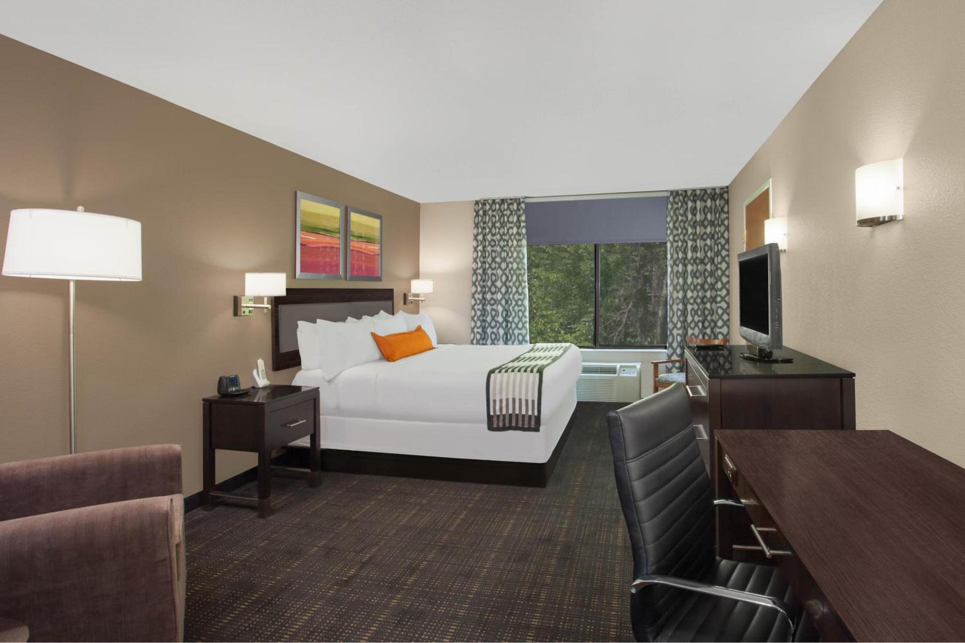 Wingate by Wyndham Columbia photo 9