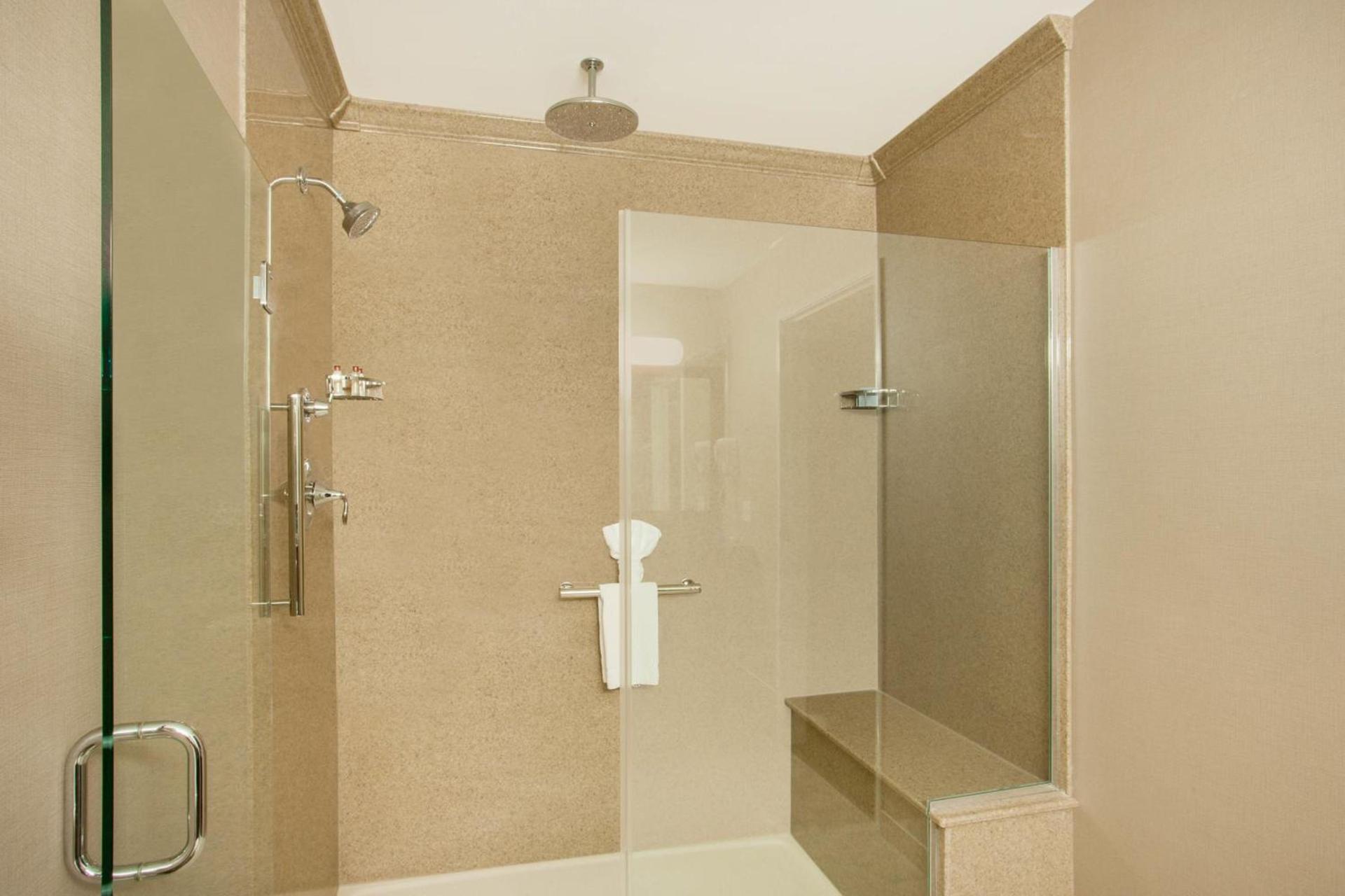 Wingate by Wyndham Columbia photo 17