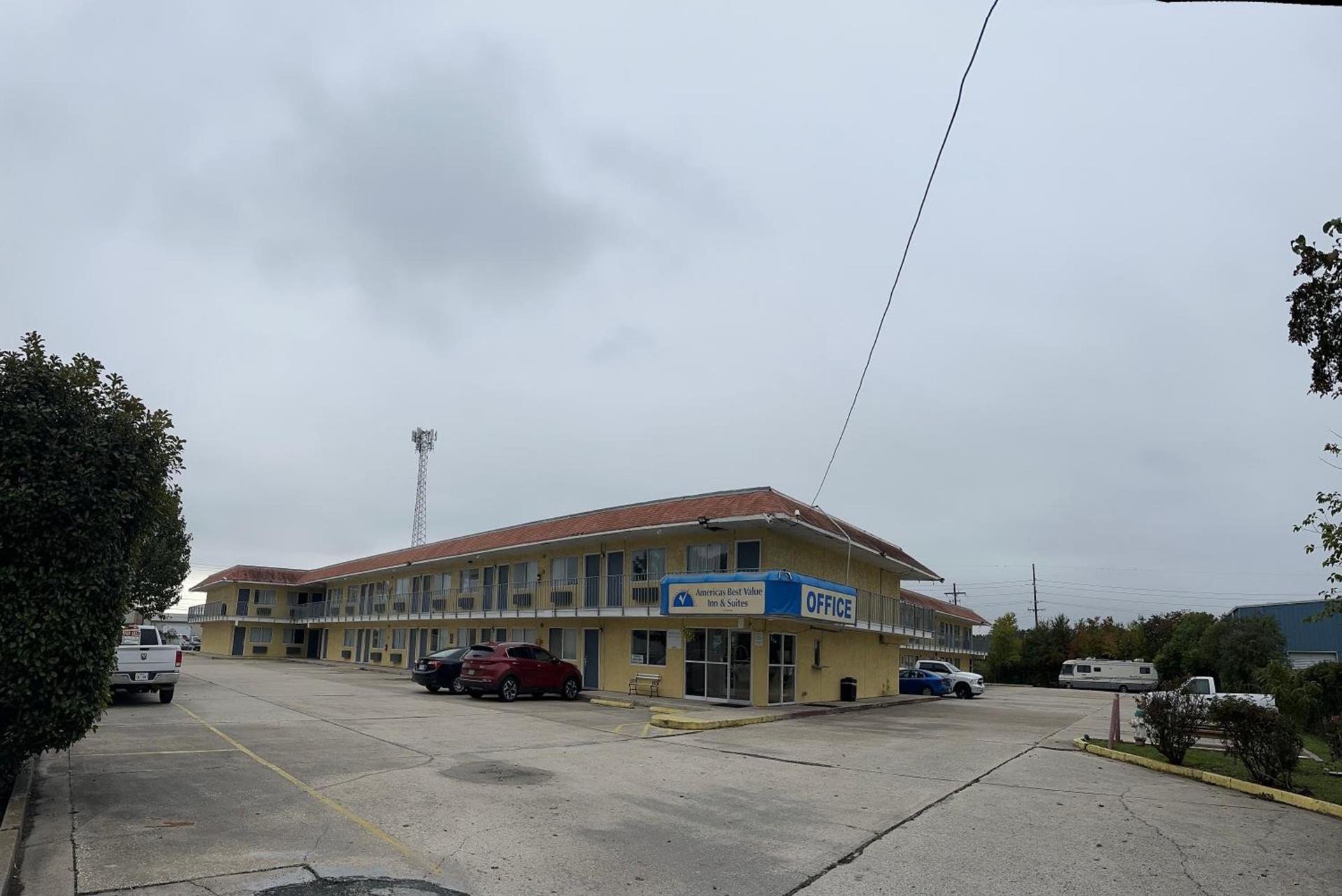 Americas Best Value Inn and Suites Groves — hotel in Groves