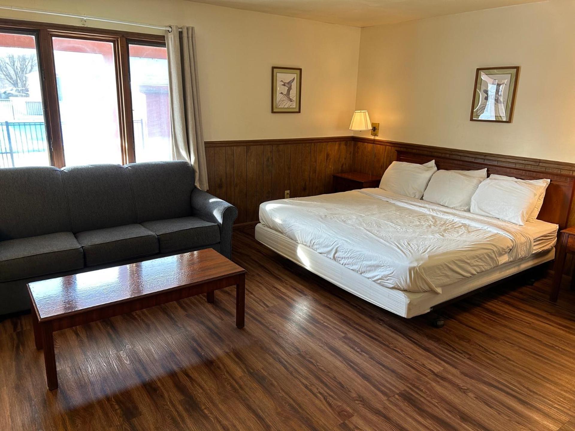 Valley Inn and Suites photo 15