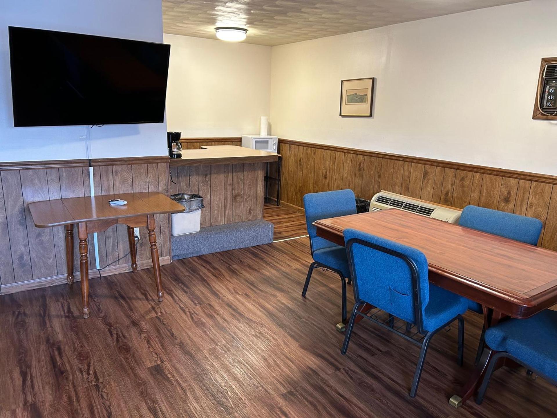 Valley Inn and Suites photo 22